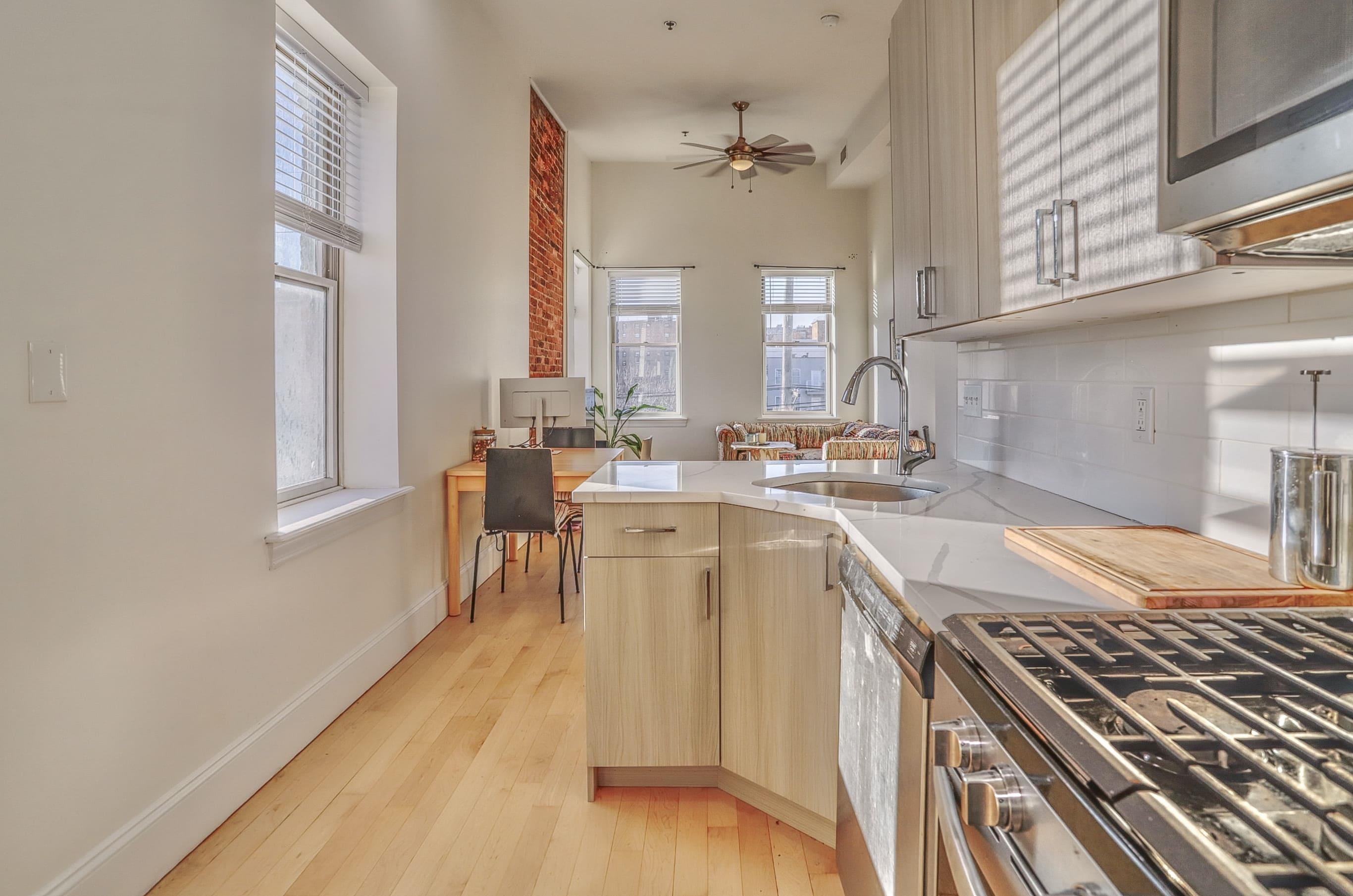 301 MADISON ST Unit: 4S