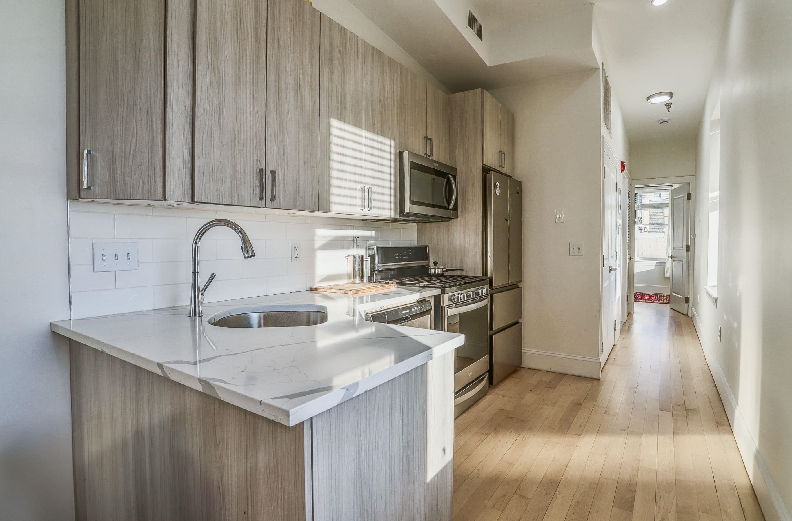 301 MADISON ST Unit: 4S