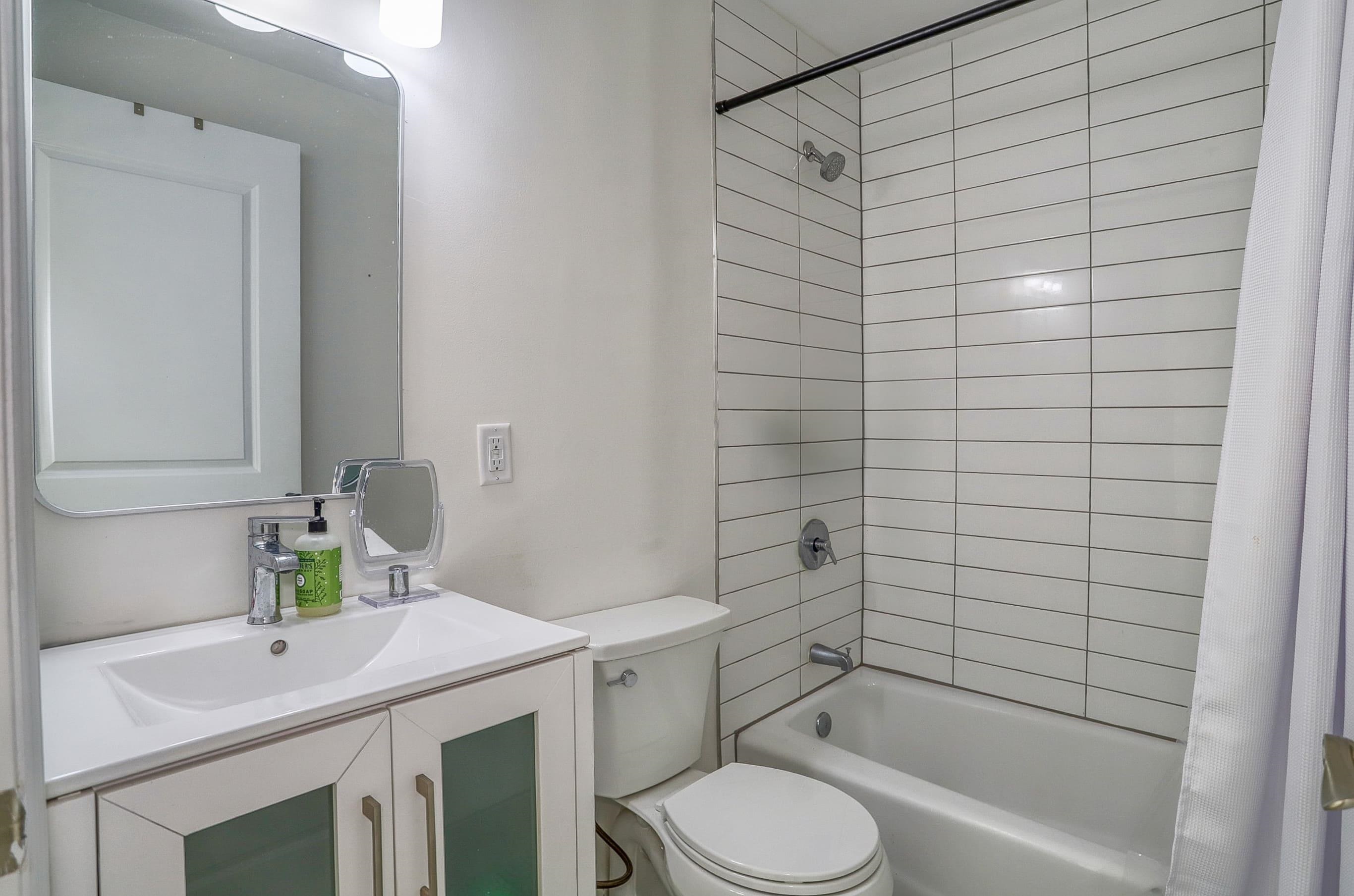 301 MADISON ST Unit: 4S