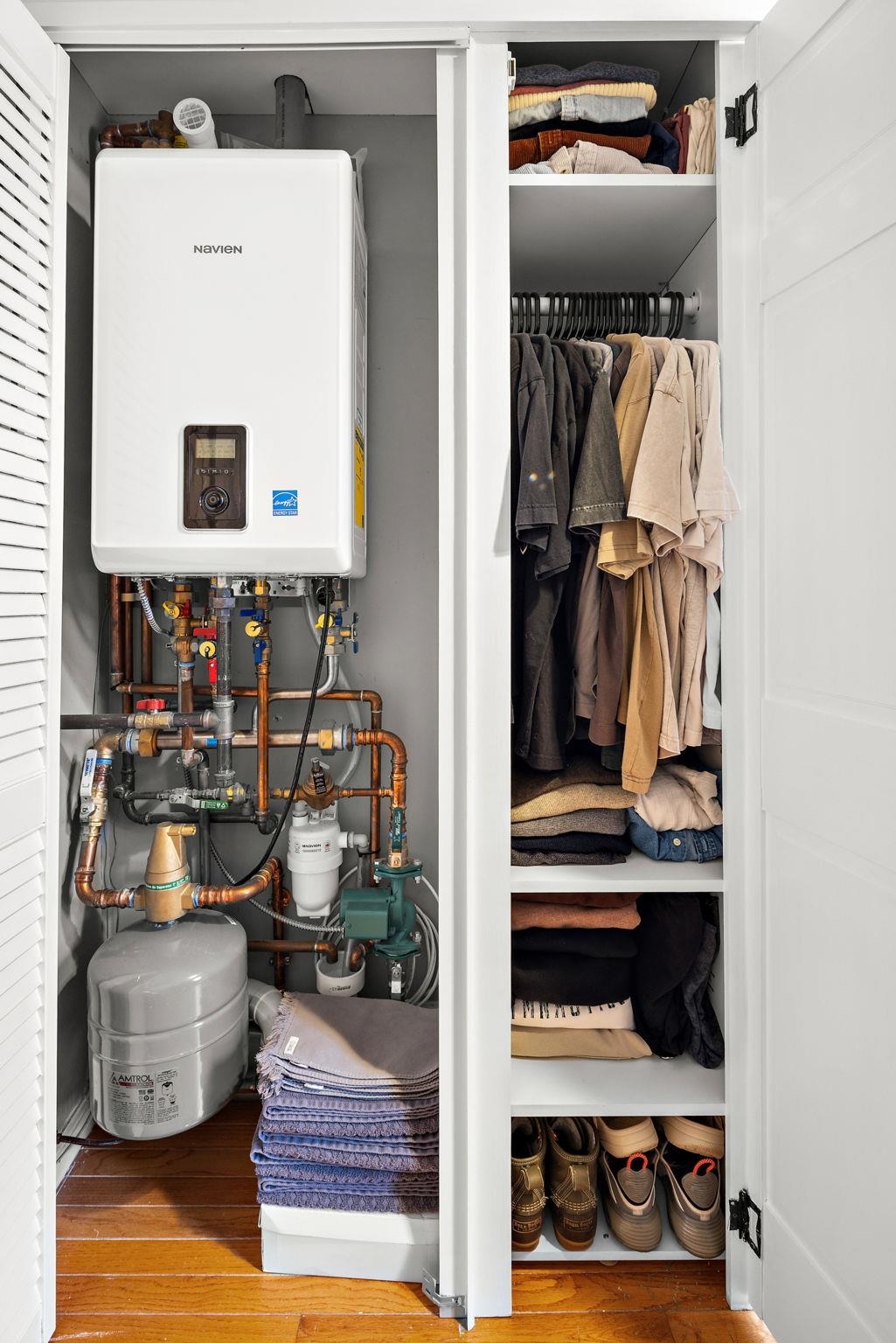 410 ADAMS ST Unit: 2L