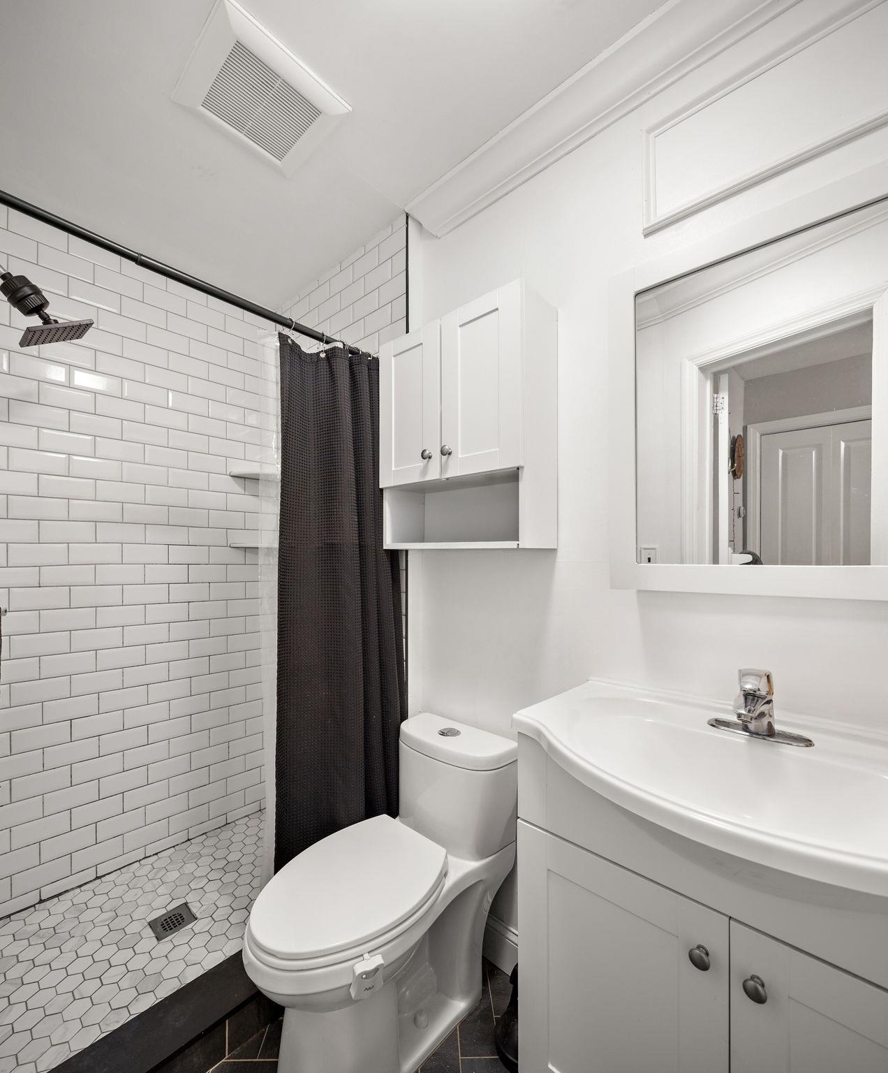 410 ADAMS ST Unit: 2L