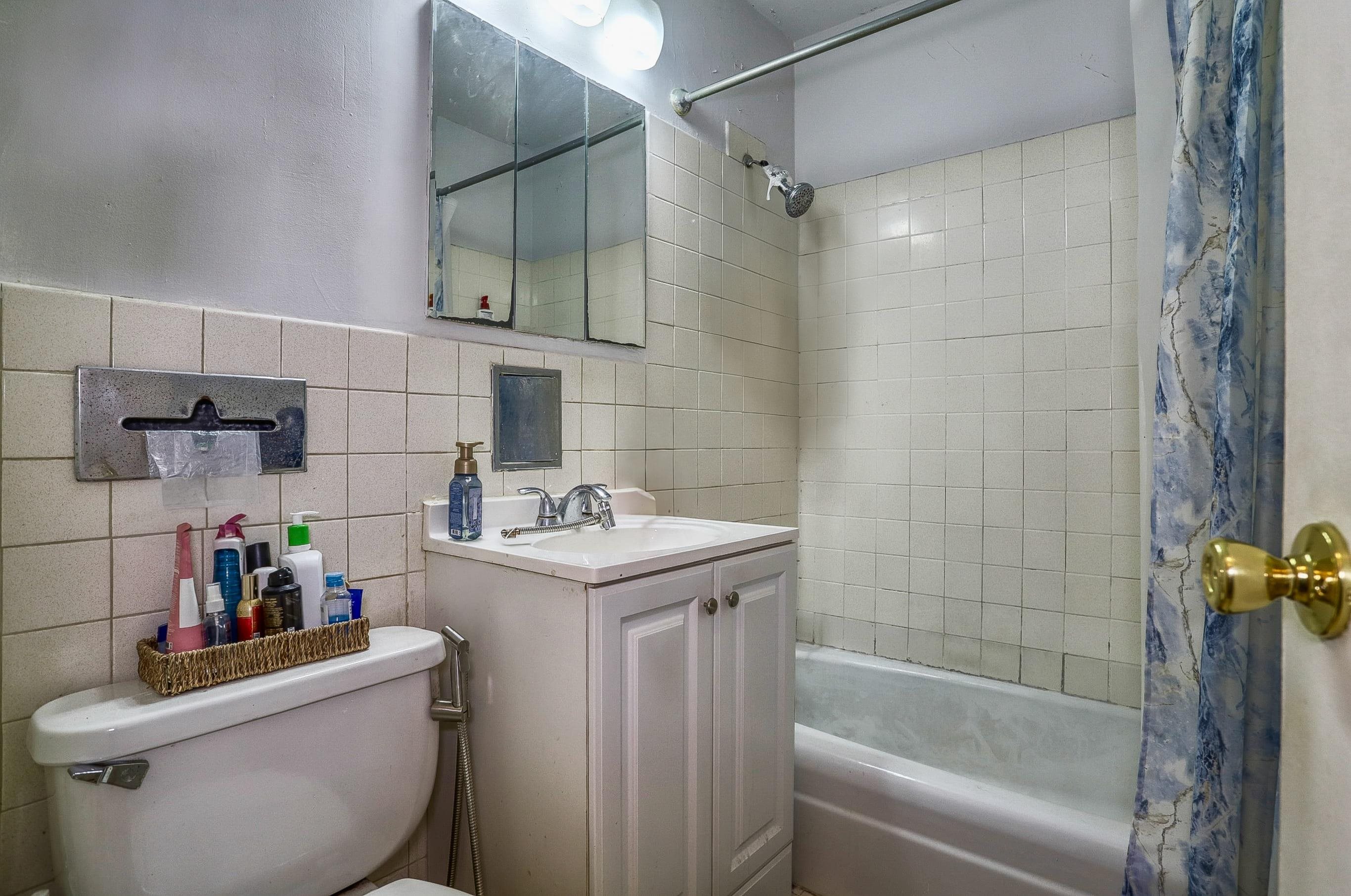 201 ST PAUL AVE Unit: 2A