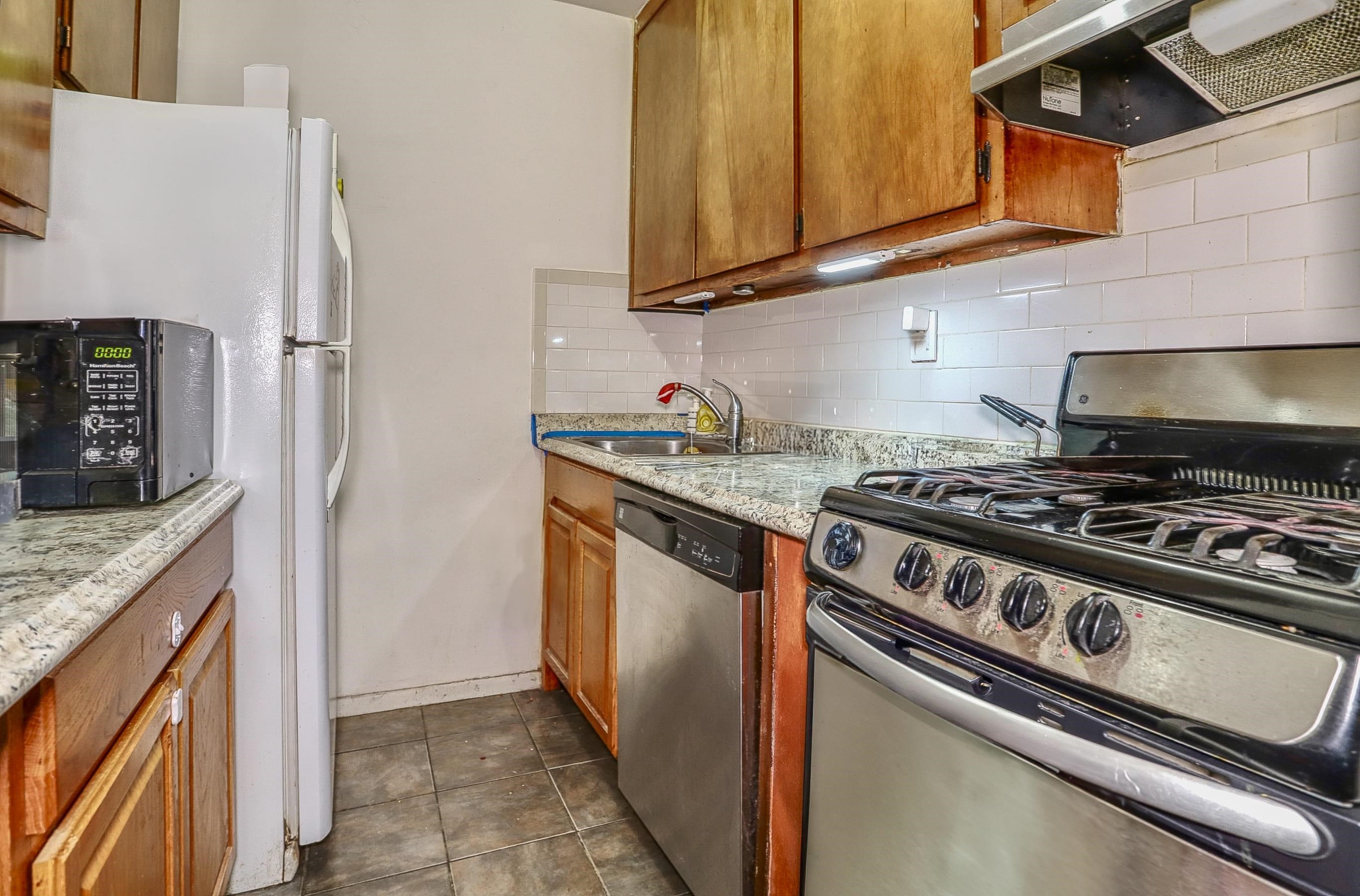 201 ST PAUL AVE Unit: 2A