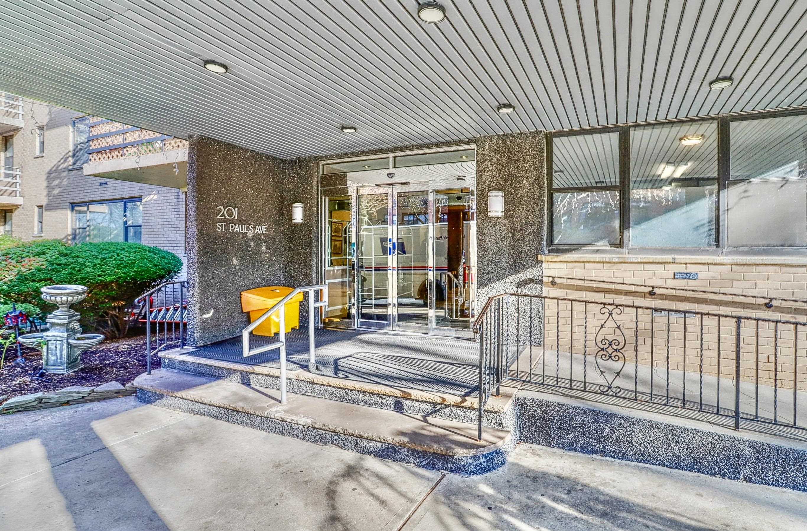 201 ST PAUL AVE Unit: 2A