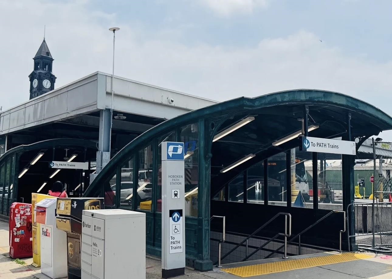 102 HUDSON ST Unit: 4