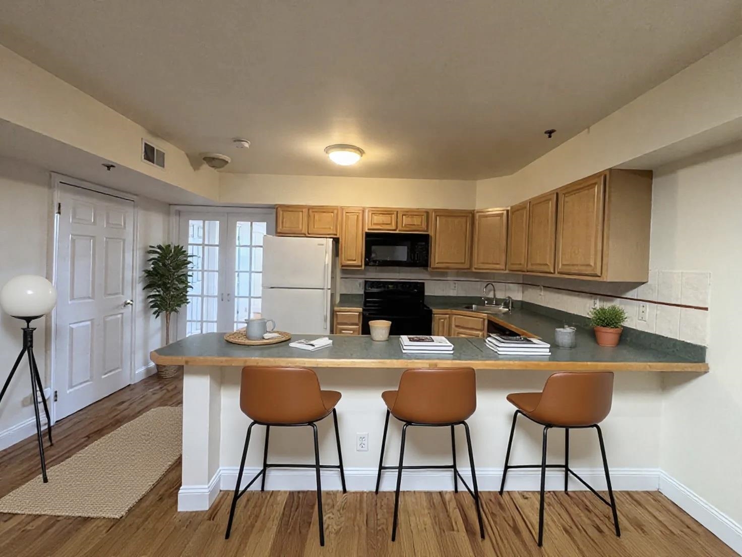 102 HUDSON ST Unit: 4