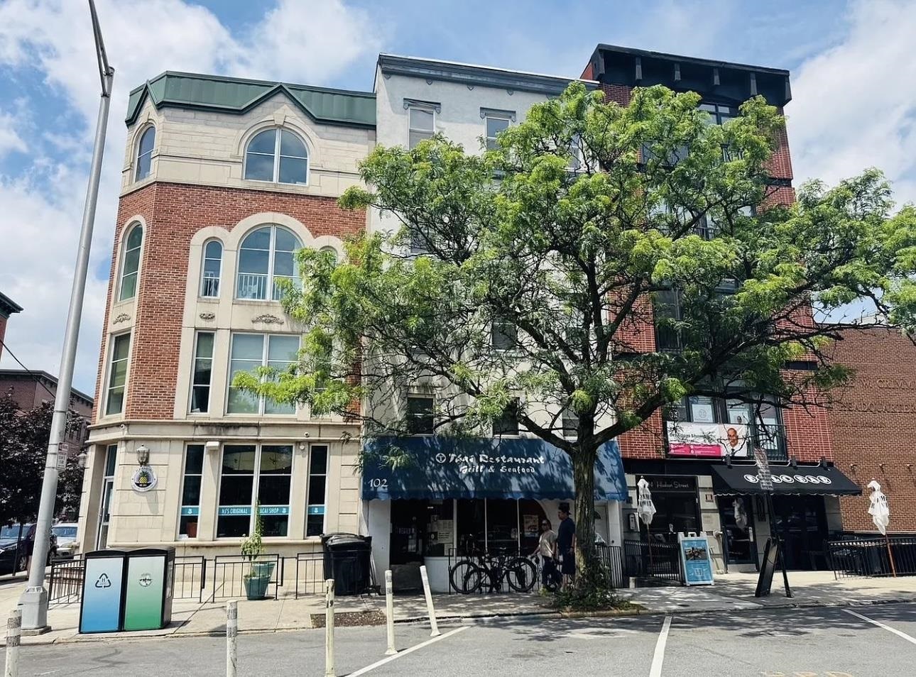 102 HUDSON ST Unit: 4