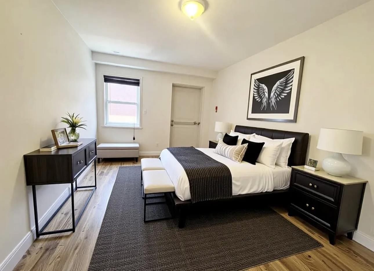 102 HUDSON ST Unit: 4