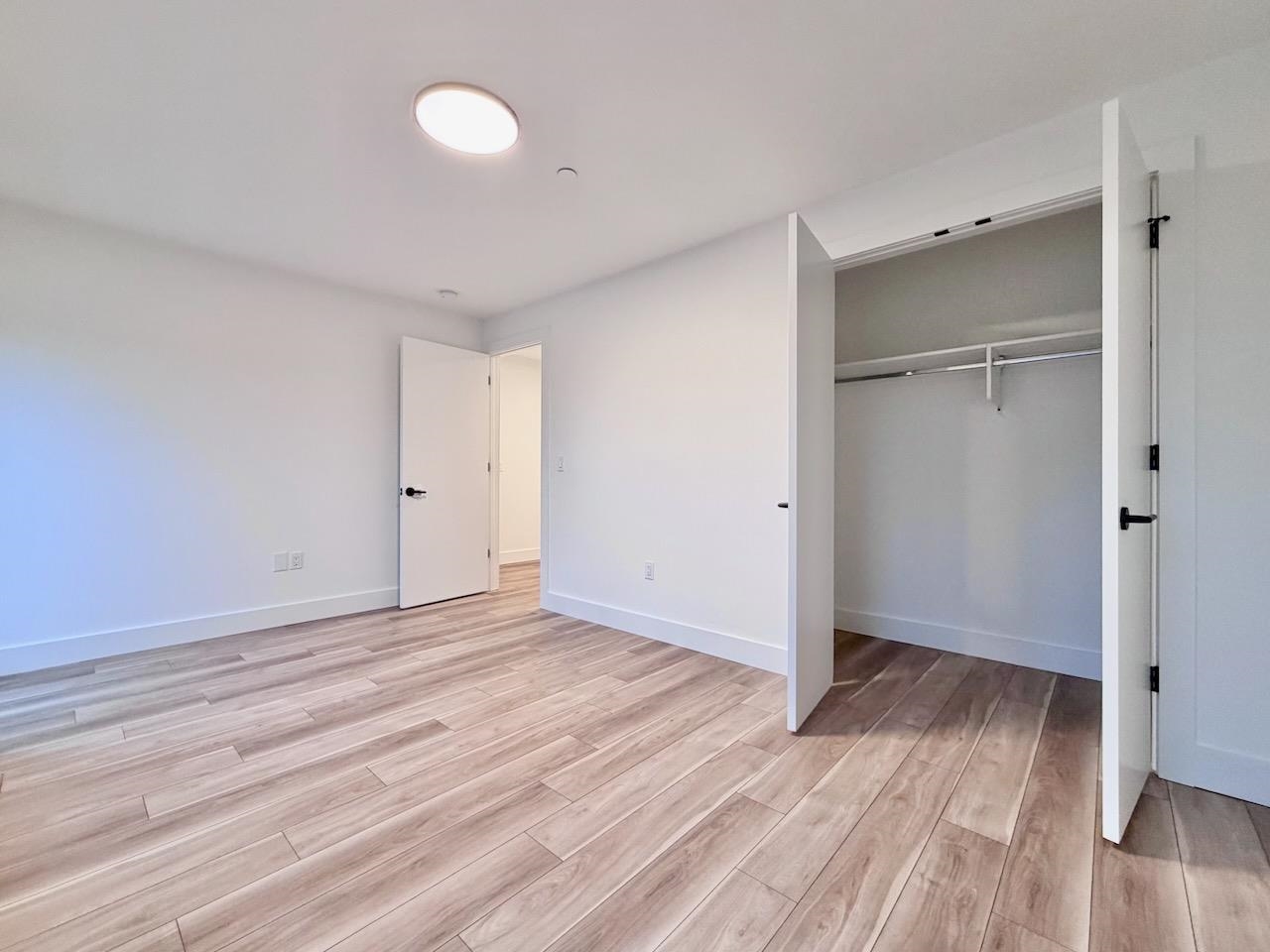 375 MONMOUTH ST Unit: 204