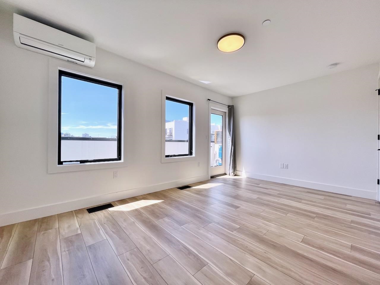 375 MONMOUTH ST Unit: 204