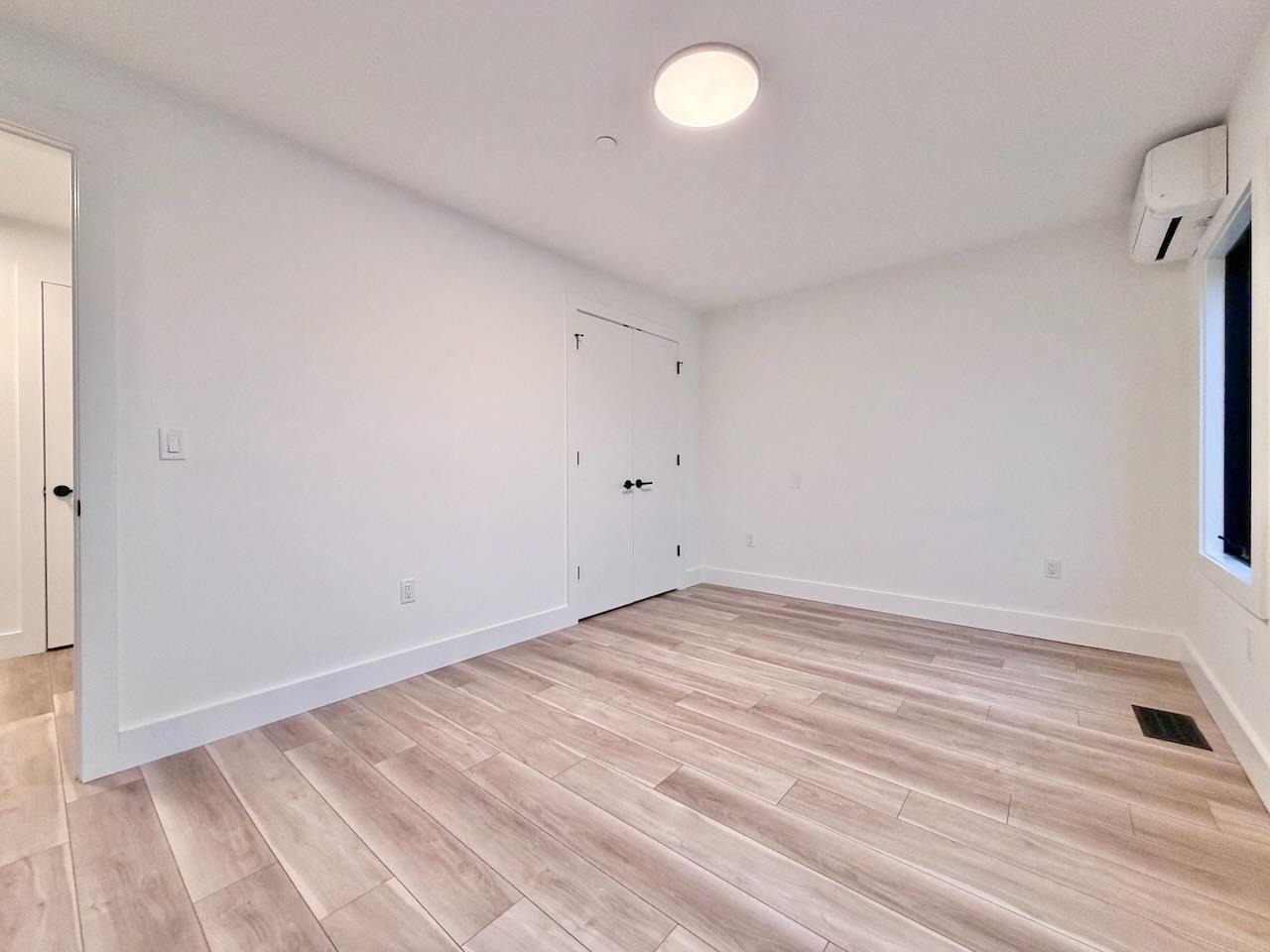 375 MONMOUTH ST Unit: 204