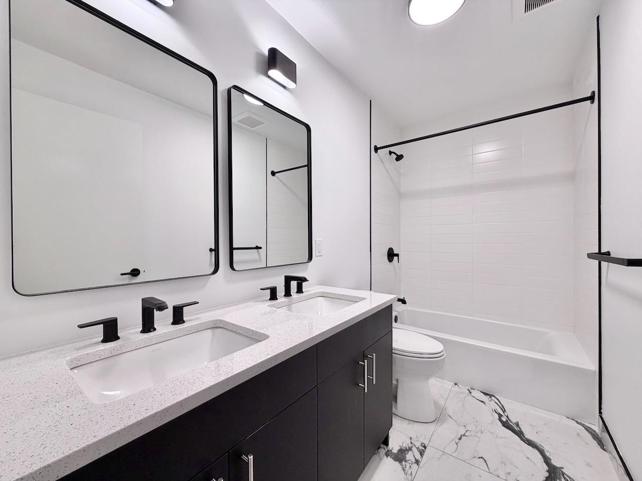 375 MONMOUTH ST Unit: 204