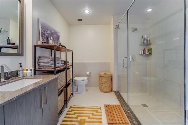 1100 MAXWELL LANE Unit: 529