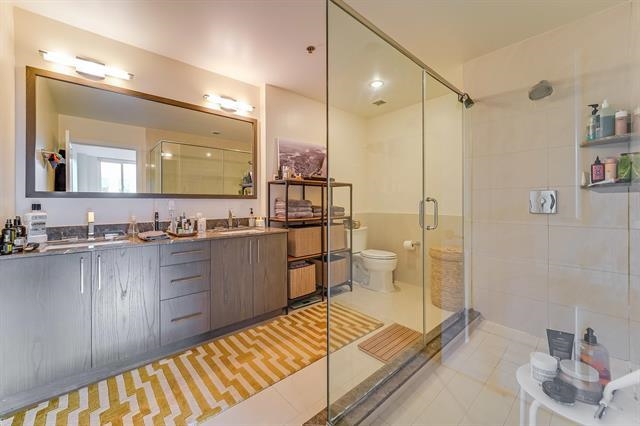 1100 MAXWELL LANE Unit: 529