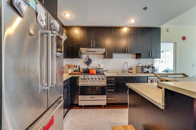 1100 MAXWELL LANE Unit: 529