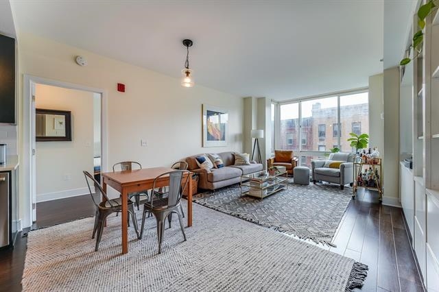 1100 MAXWELL LANE Unit: 529