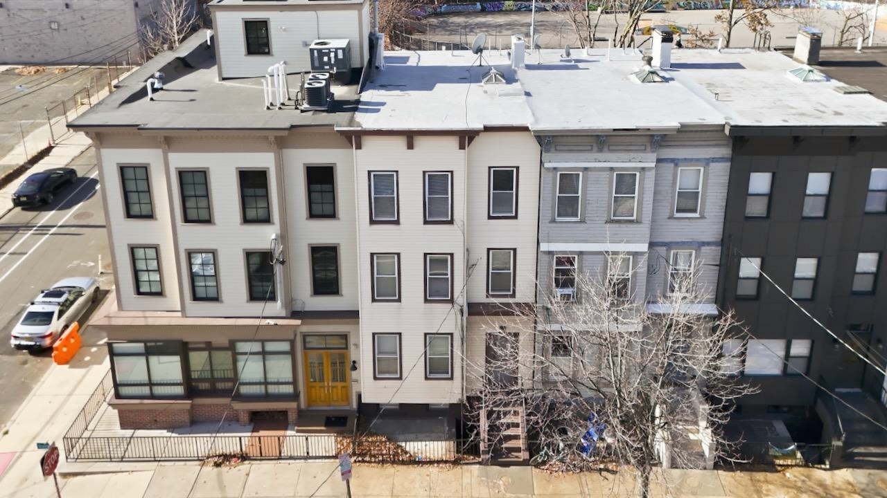 217 BRUNSWICK ST