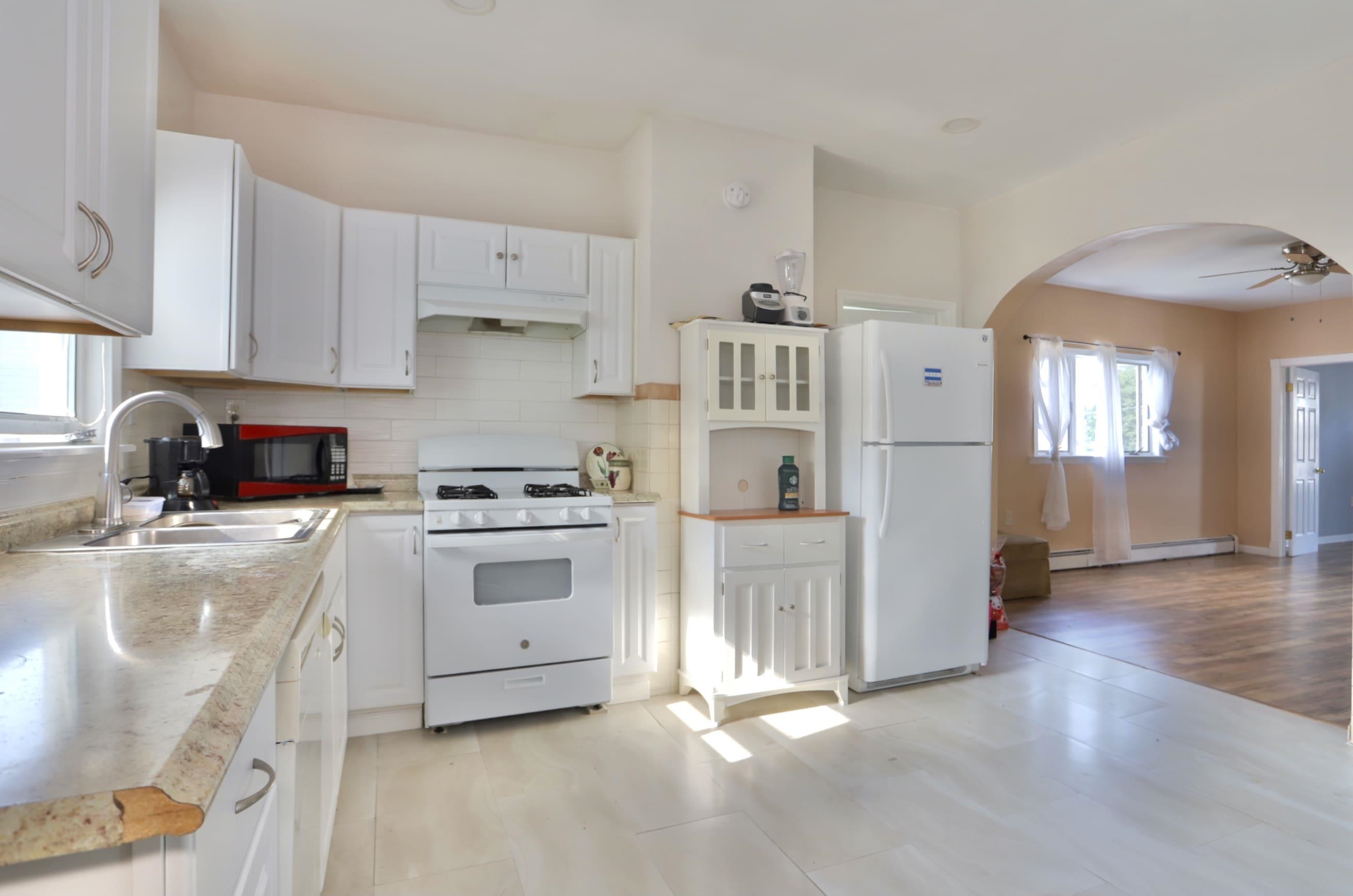 17 GRANT AVE Unit: 2