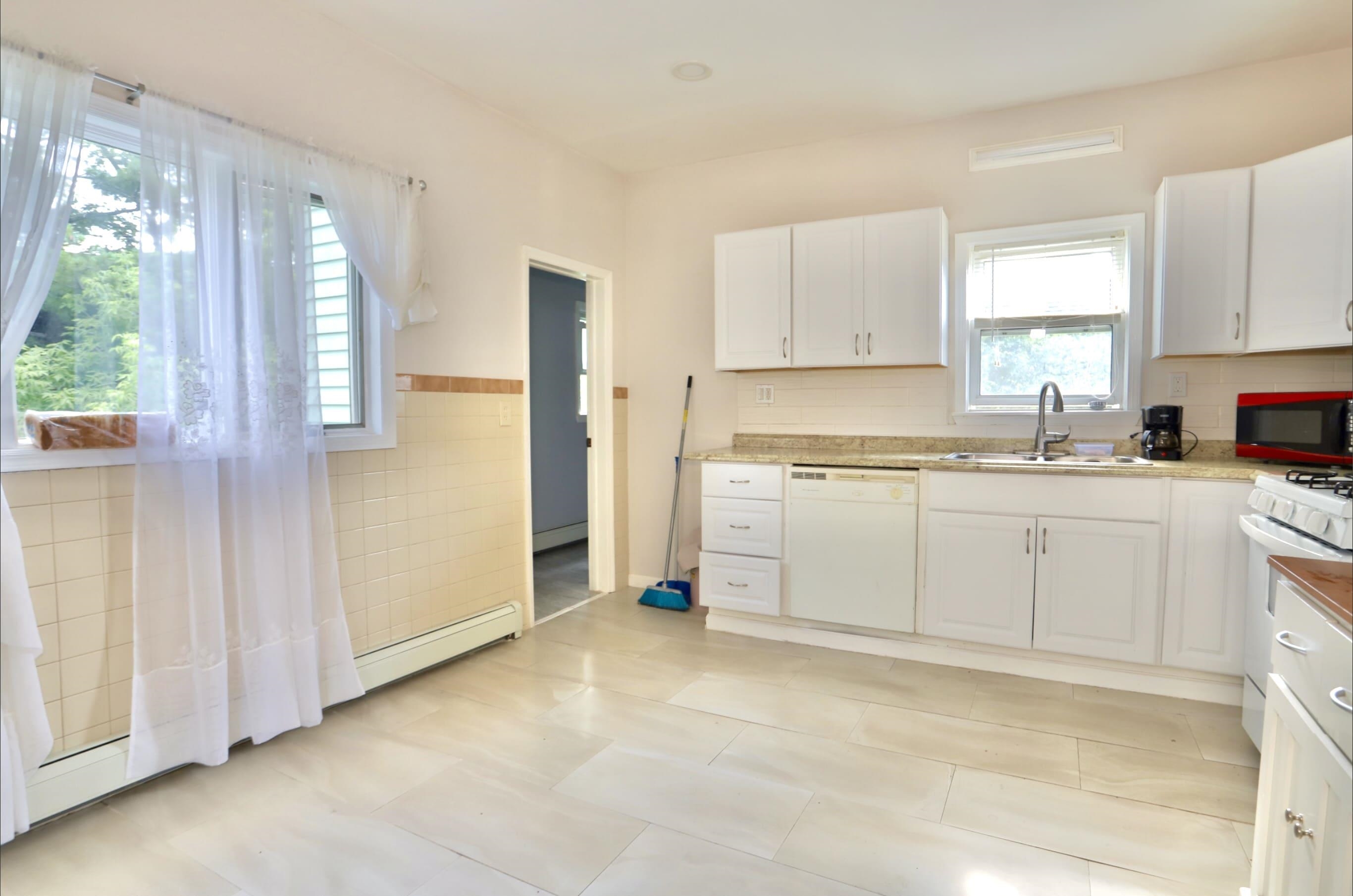 17 GRANT AVE Unit: 2