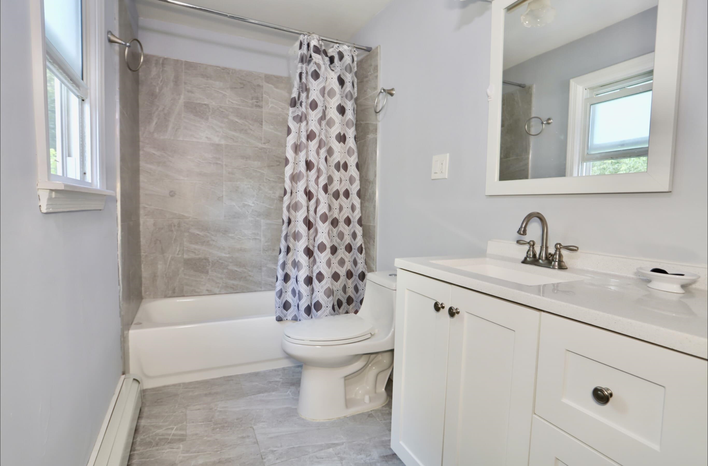 17 GRANT AVE Unit: 2