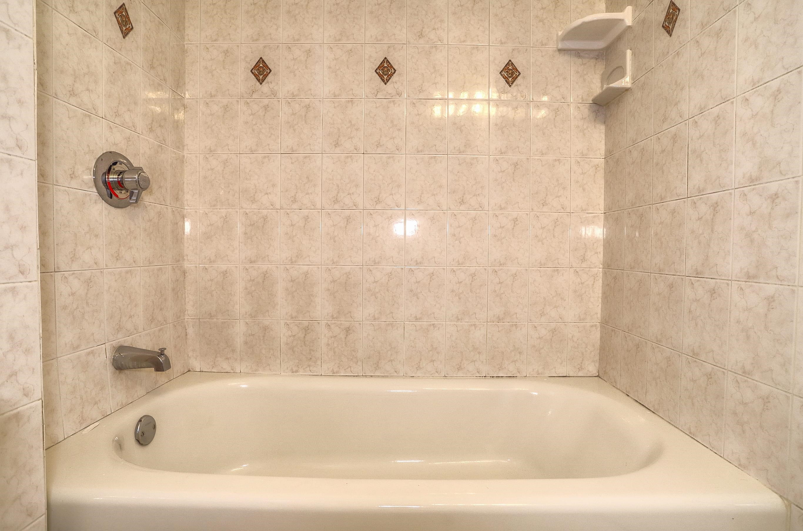 703 PARK AVE Unit: 8