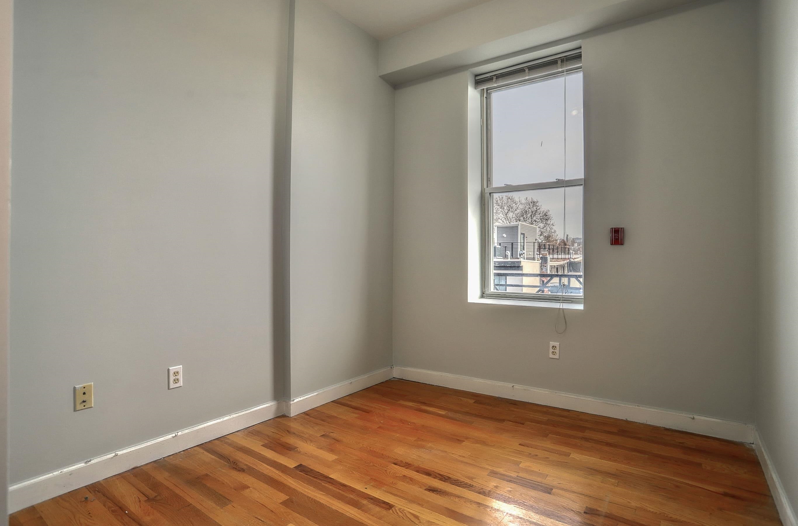 703 PARK AVE Unit: 8