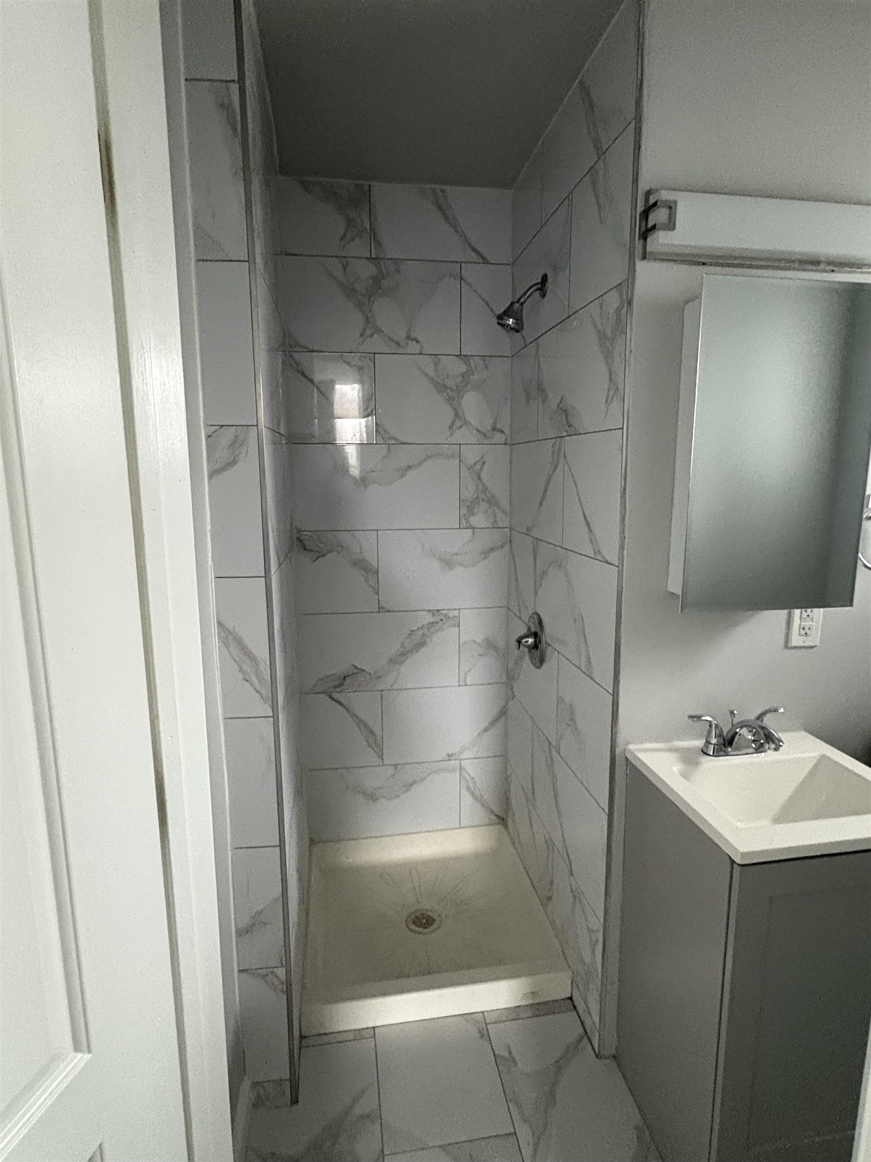 17 TEANECK RD Unit: 3A