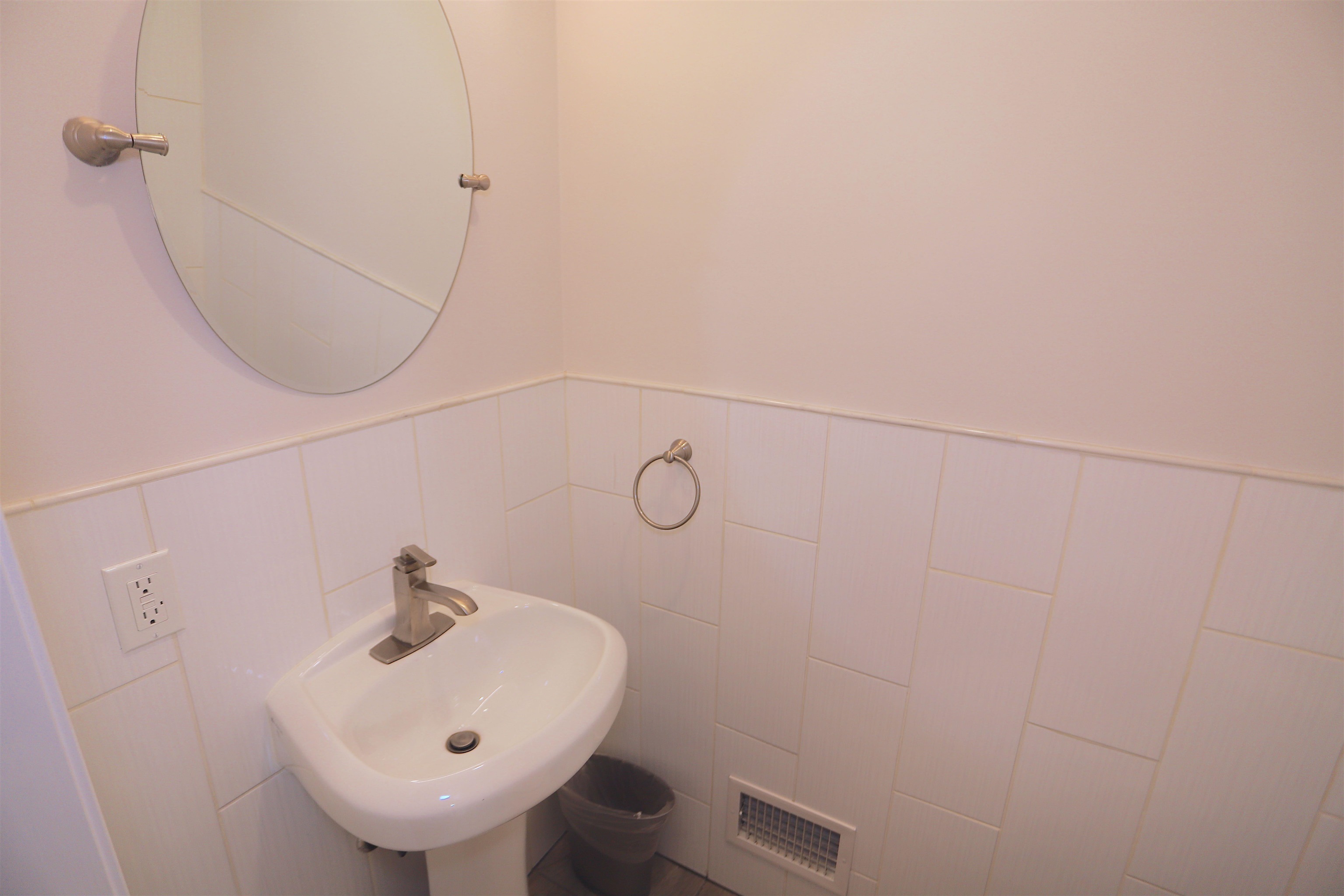 106 POPLAR ST Unit: 1