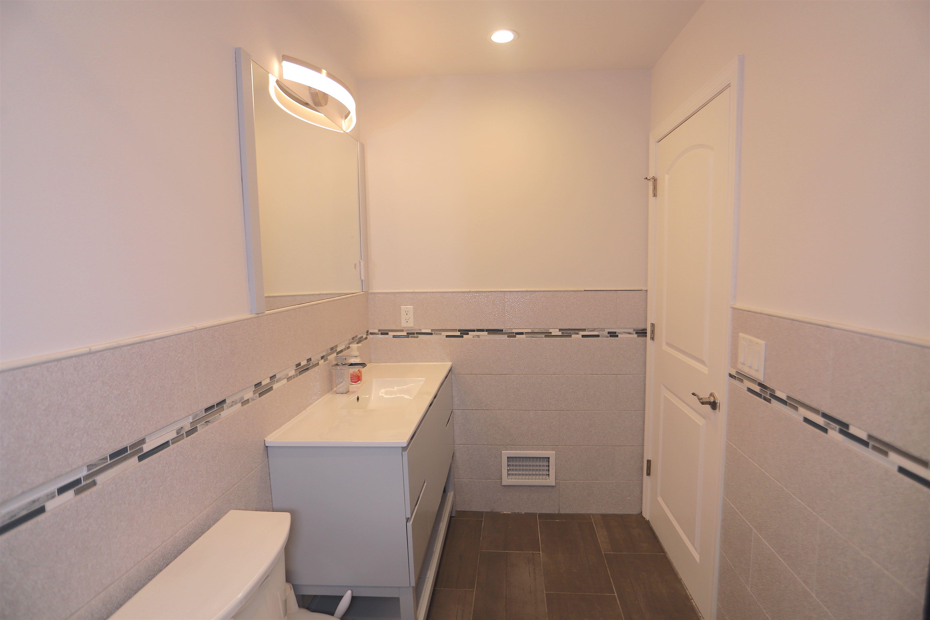 106 POPLAR ST Unit: 1