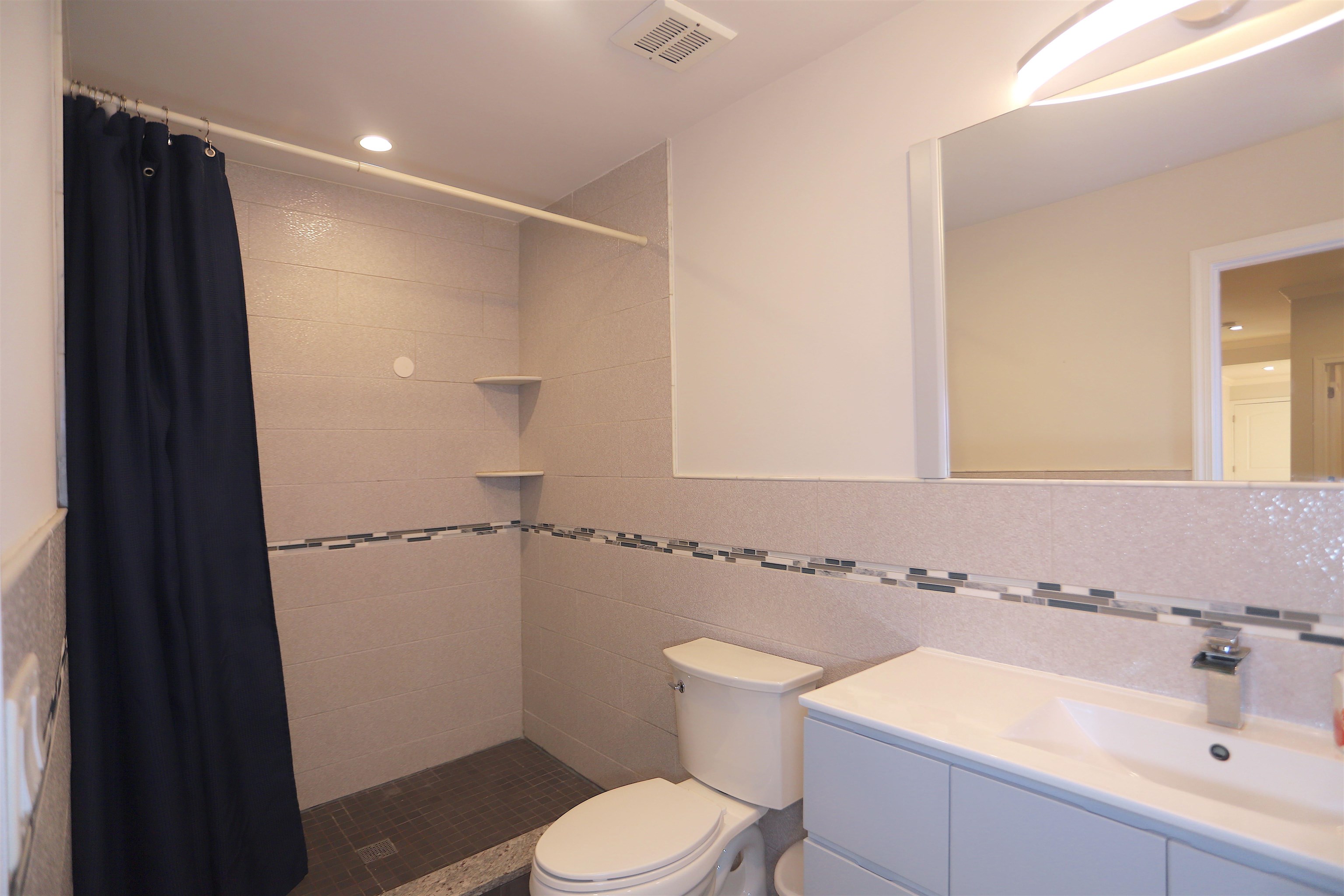 106 POPLAR ST Unit: 1