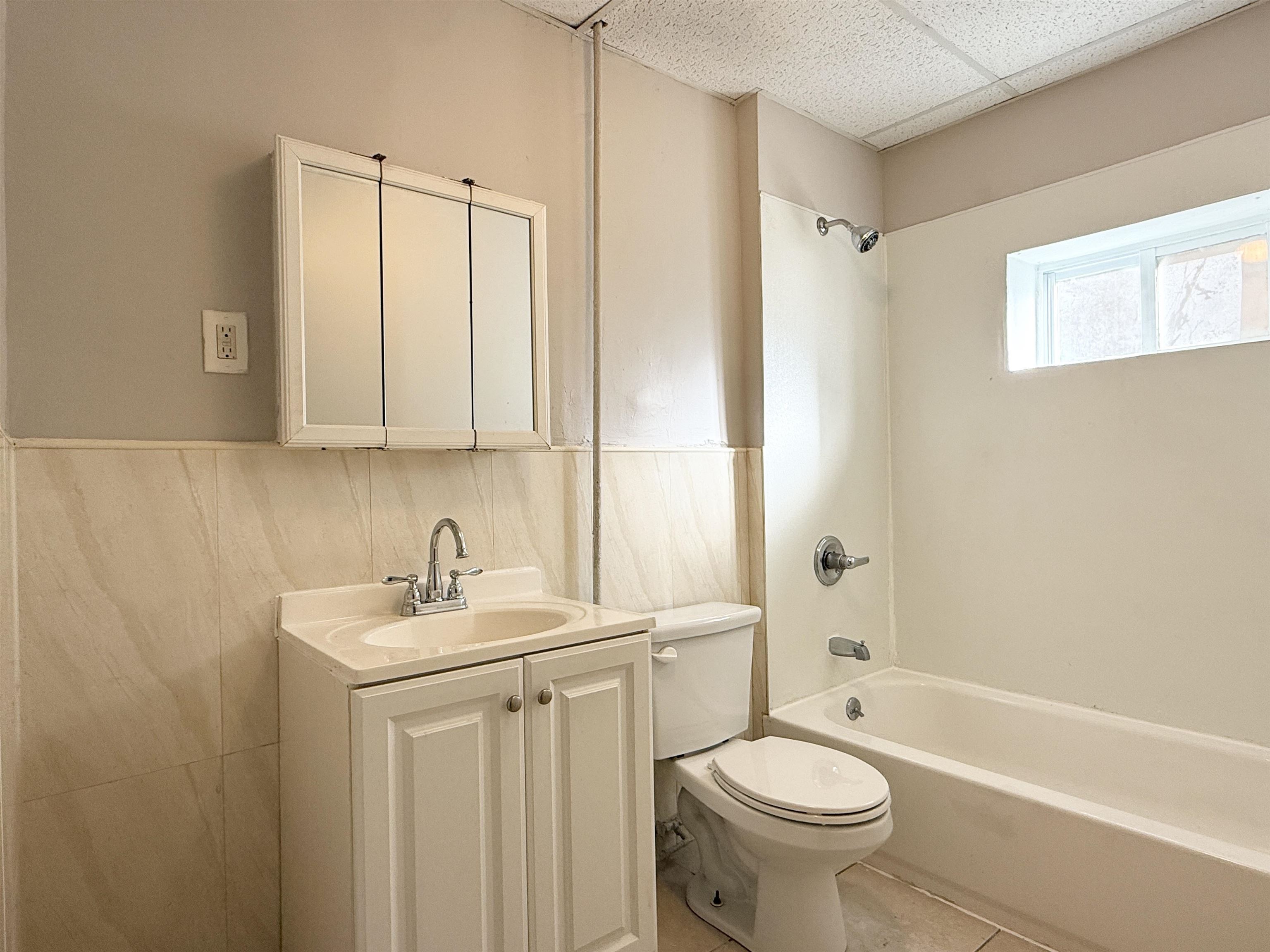 90 JORDAN AVE Unit: 2