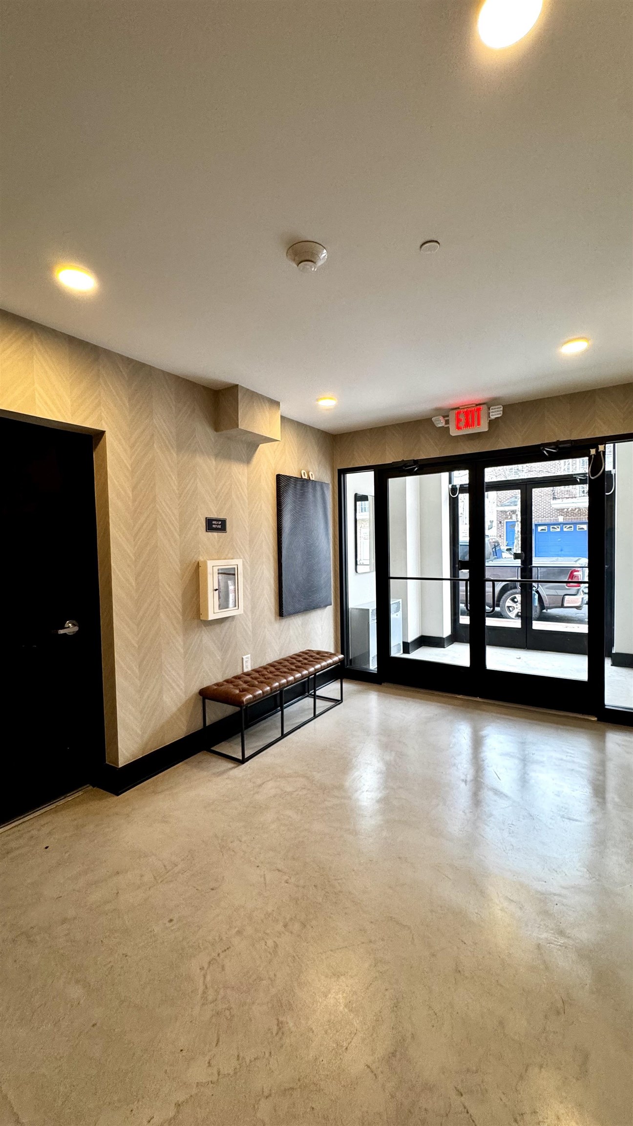 203-205 RANDOLPH AVE Unit: 101