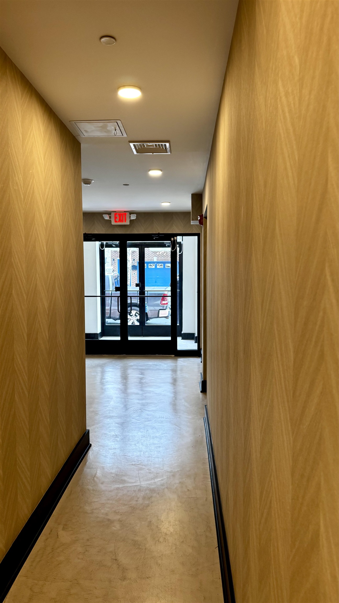 203-205 RANDOLPH AVE Unit: 101