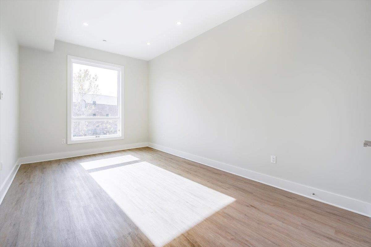 667-665 GRAND ST Unit: 205