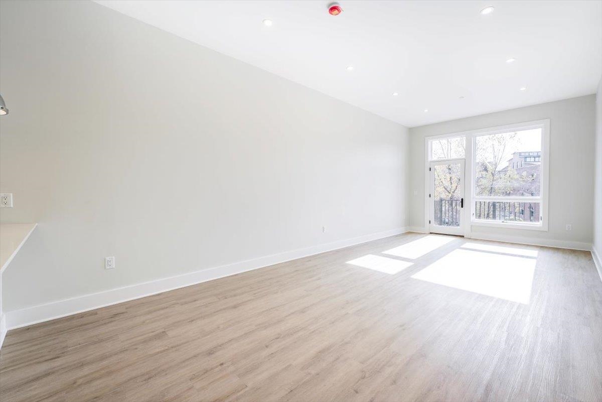 667-665 GRAND ST Unit: 205