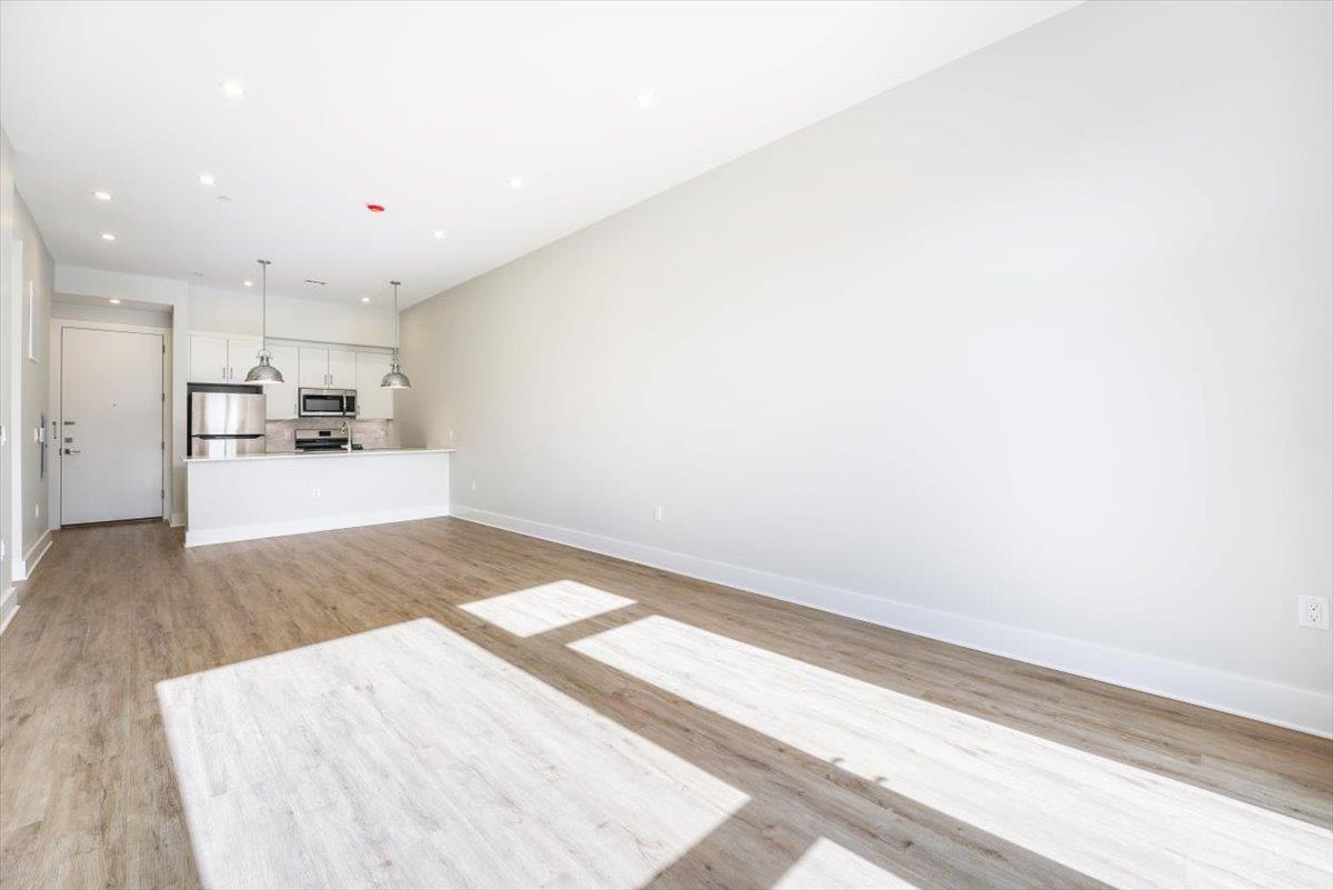 667-665 GRAND ST Unit: 205