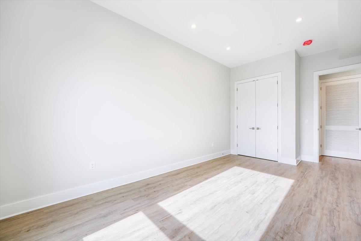 667-665 GRAND ST Unit: 205