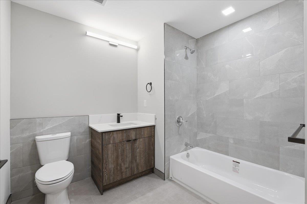 3516 JOHN F KENNEDY BLVD Unit: 403