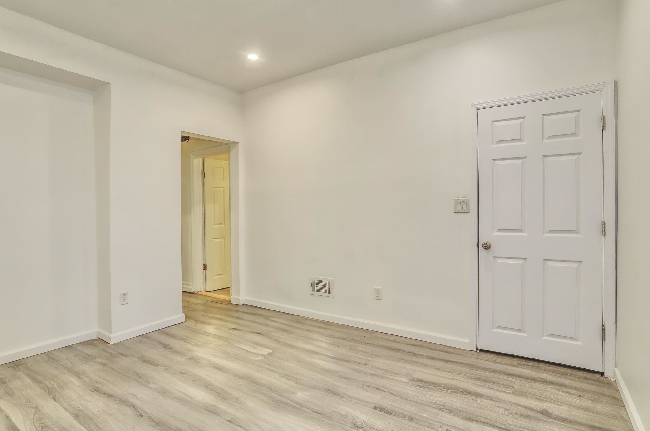 112 RANDOLPH AVE Unit: 1