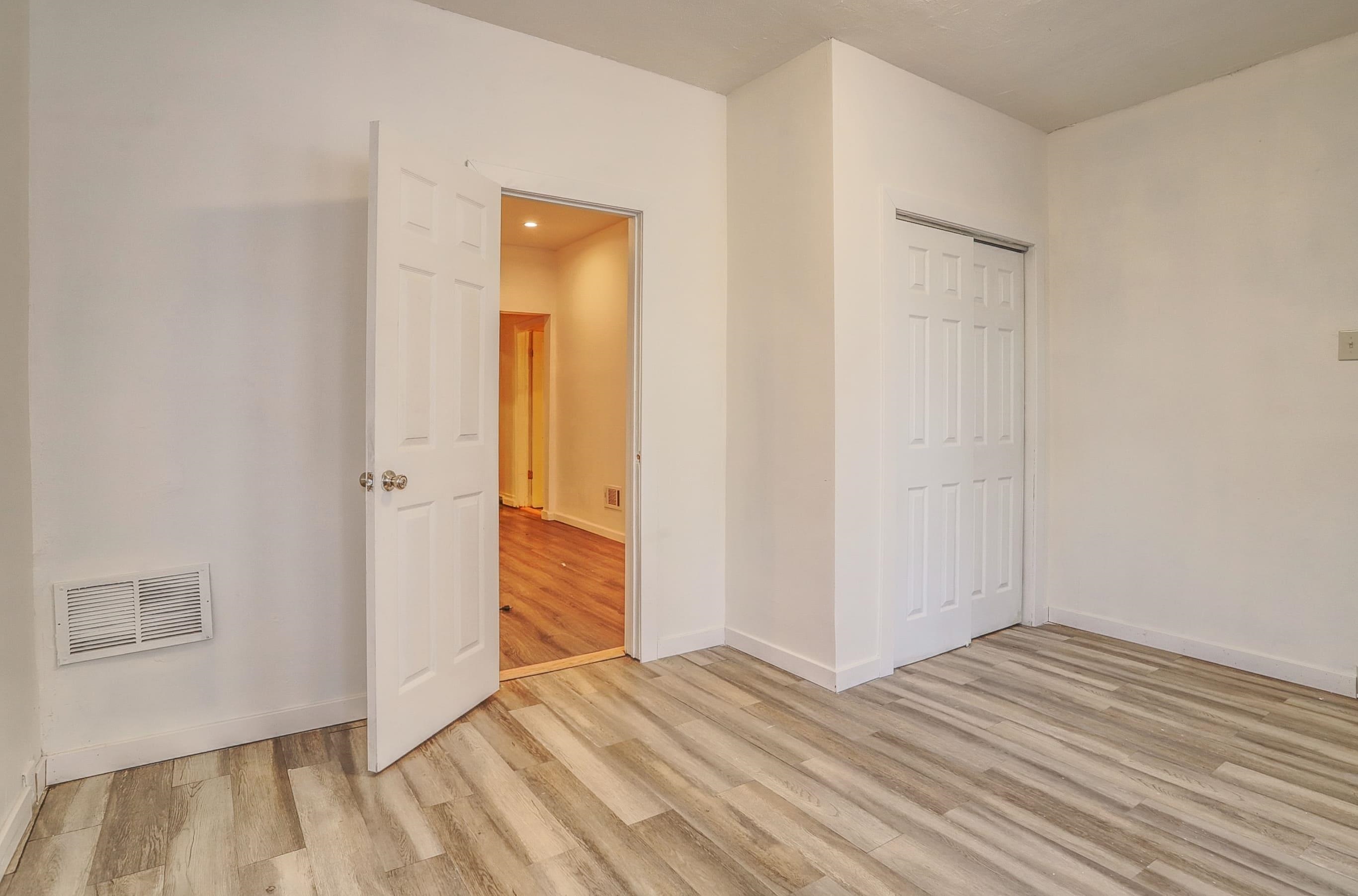 112 RANDOLPH AVE Unit: 1