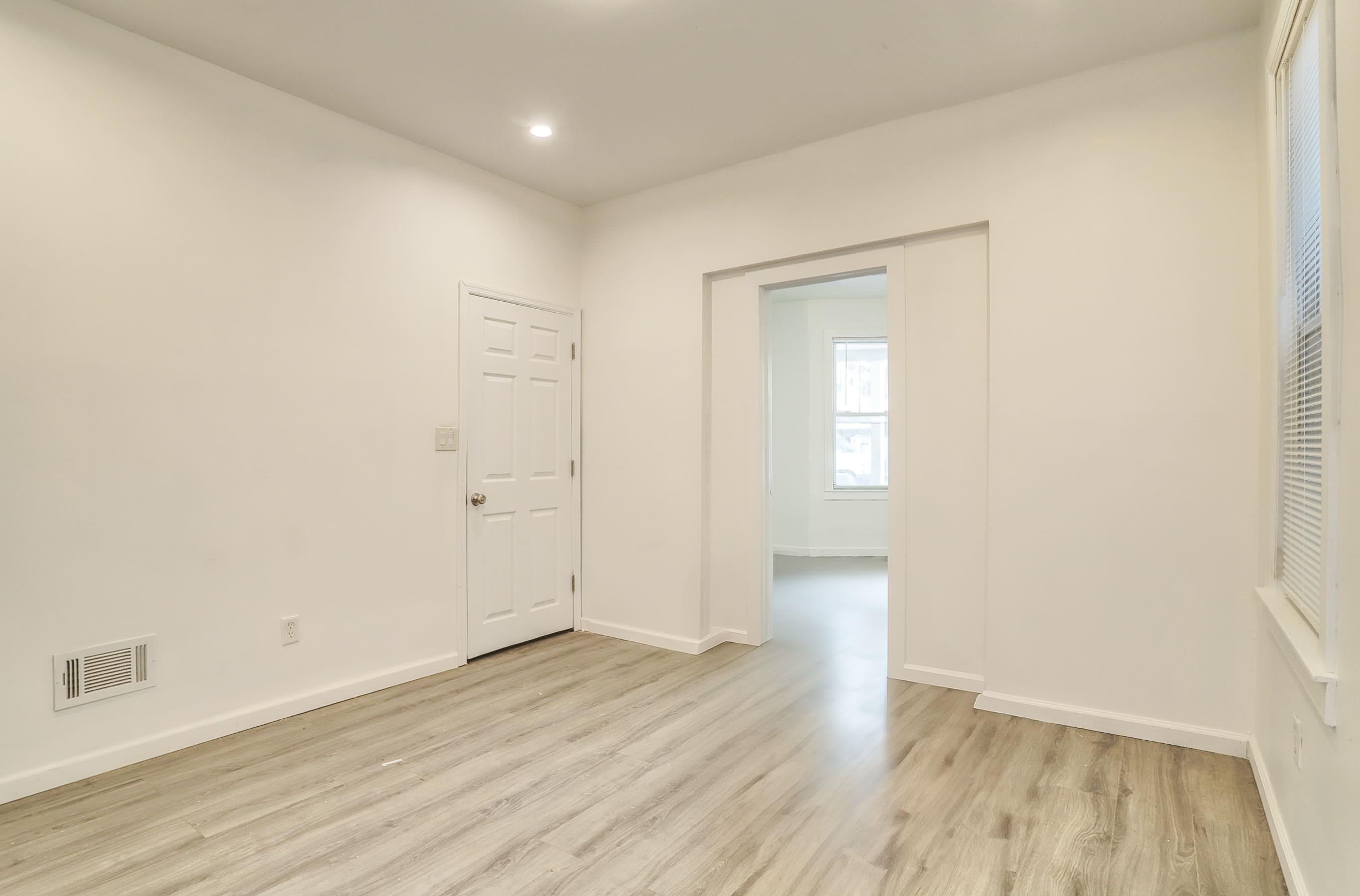 112 RANDOLPH AVE Unit: 1