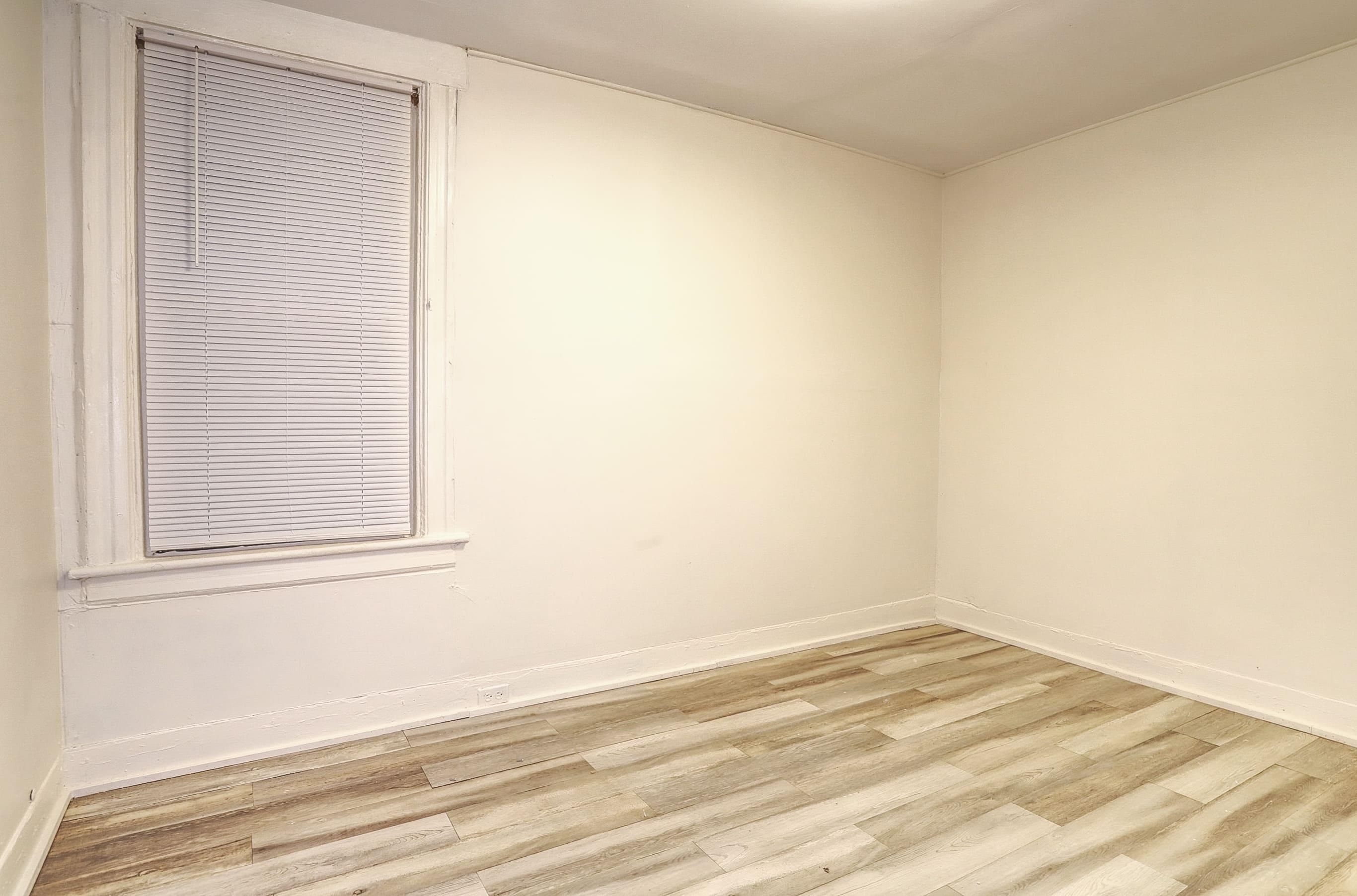 112 RANDOLPH AVE Unit: 1