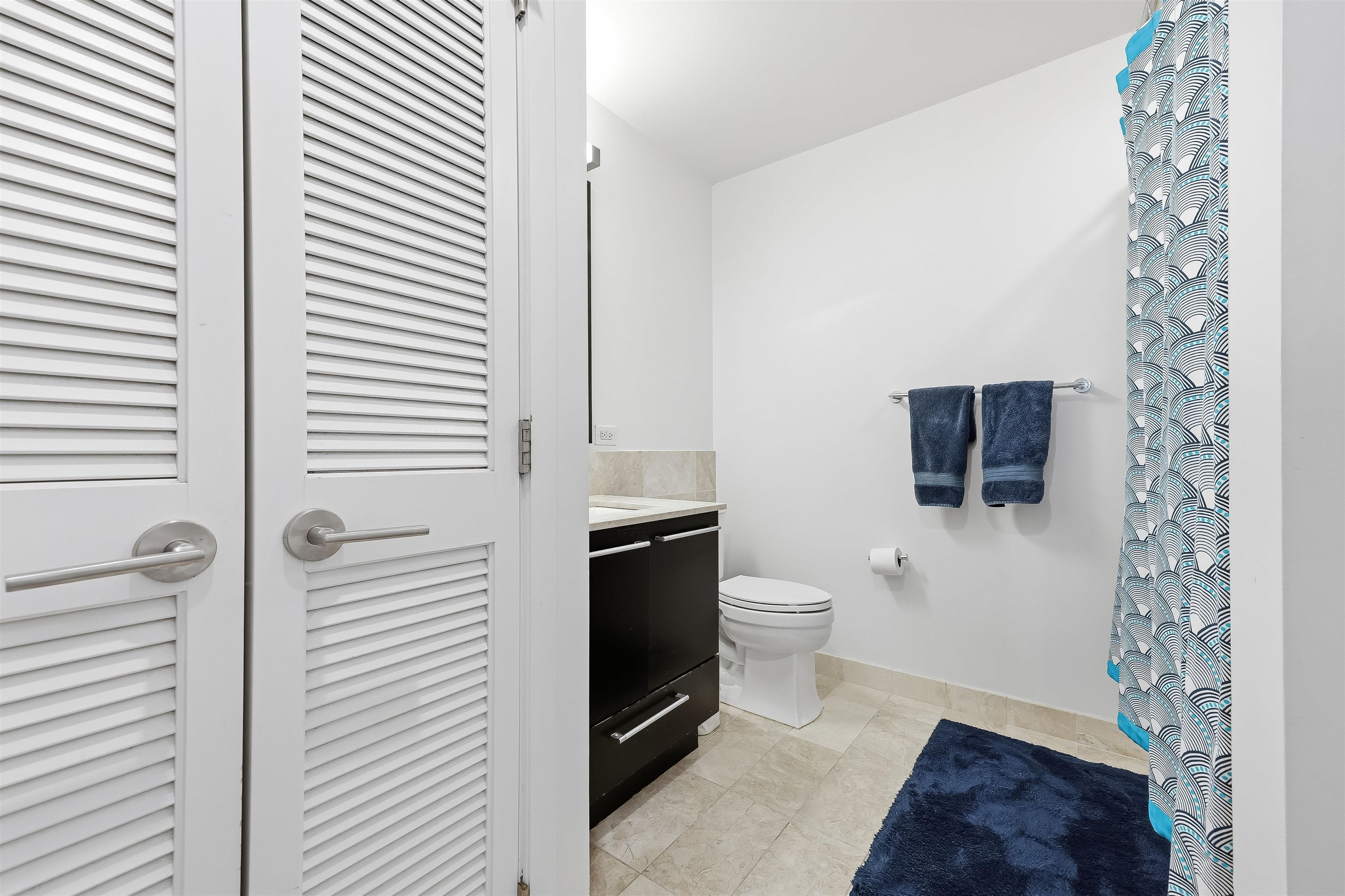 1450 WASHINGTON ST Unit: 215