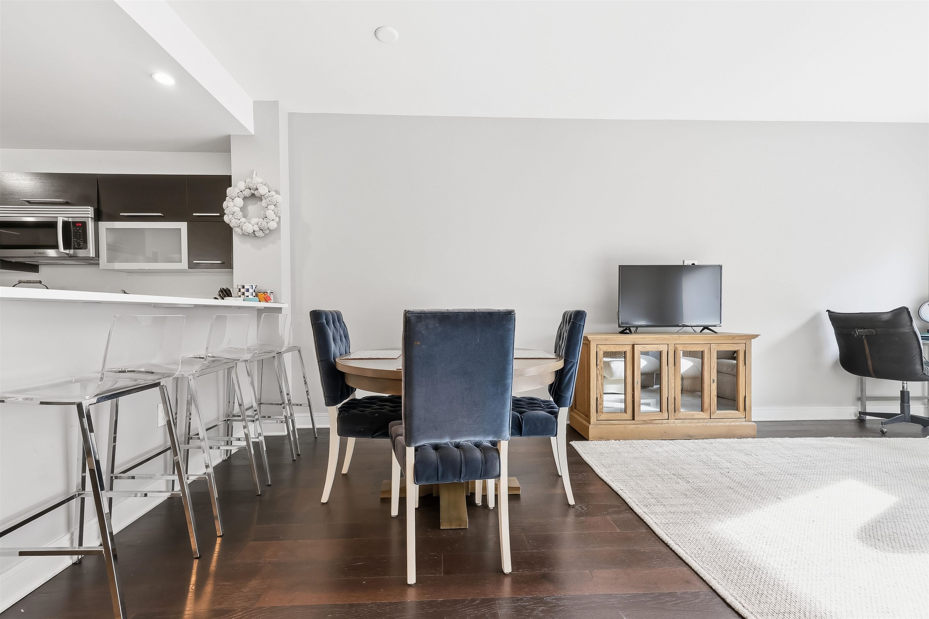 1450 WASHINGTON ST Unit: 215