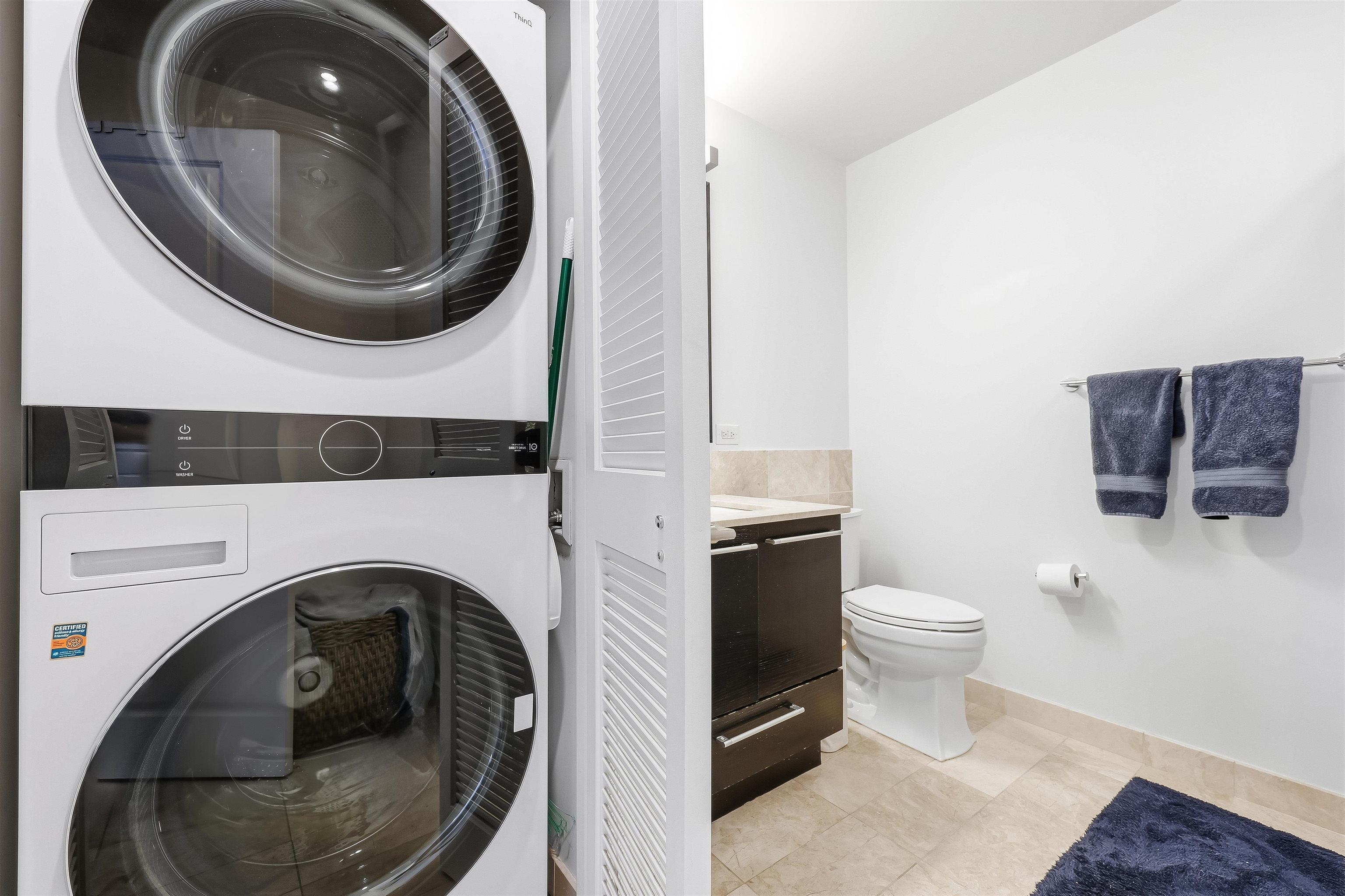 1450 WASHINGTON ST Unit: 215