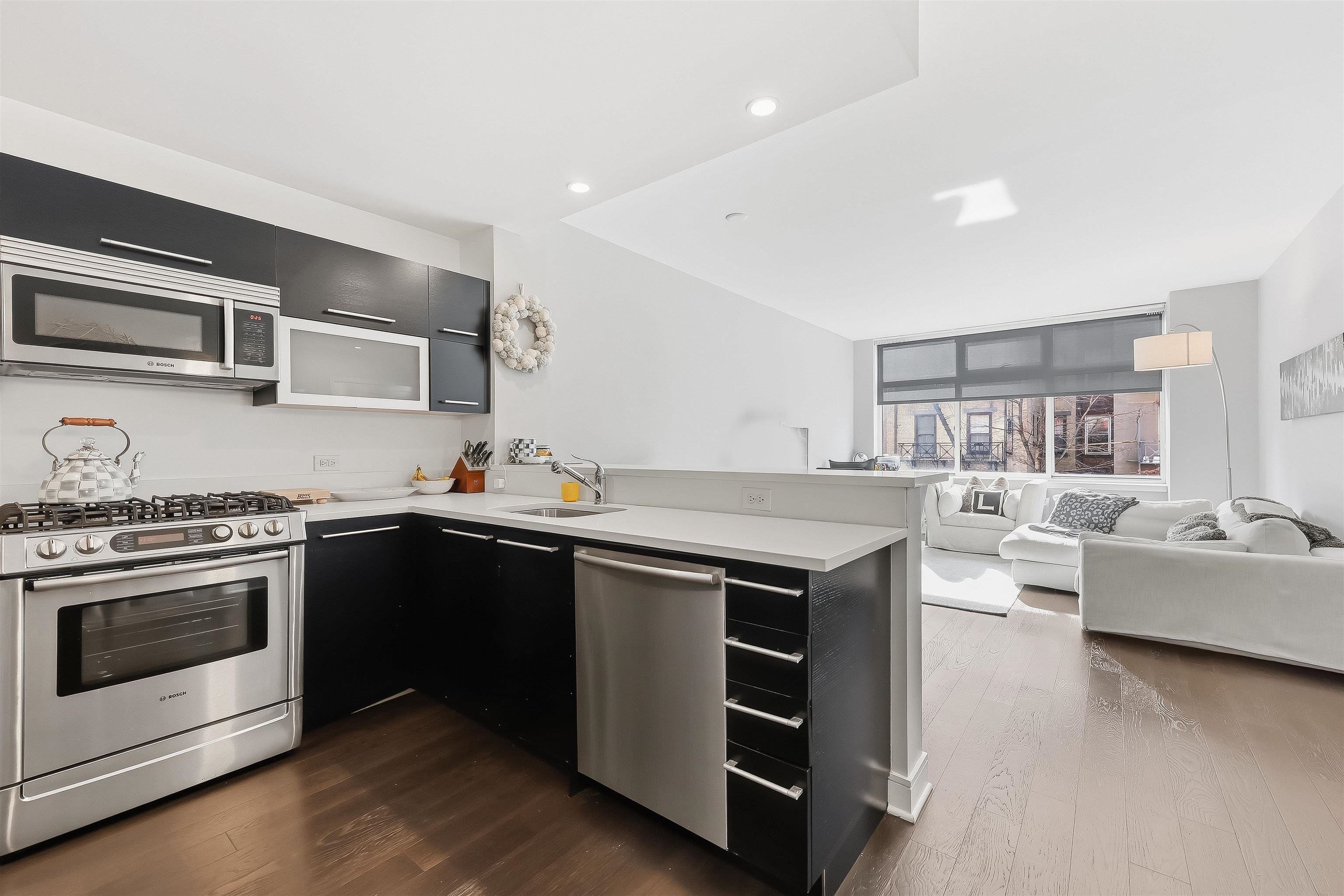 1450 WASHINGTON ST Unit: 215