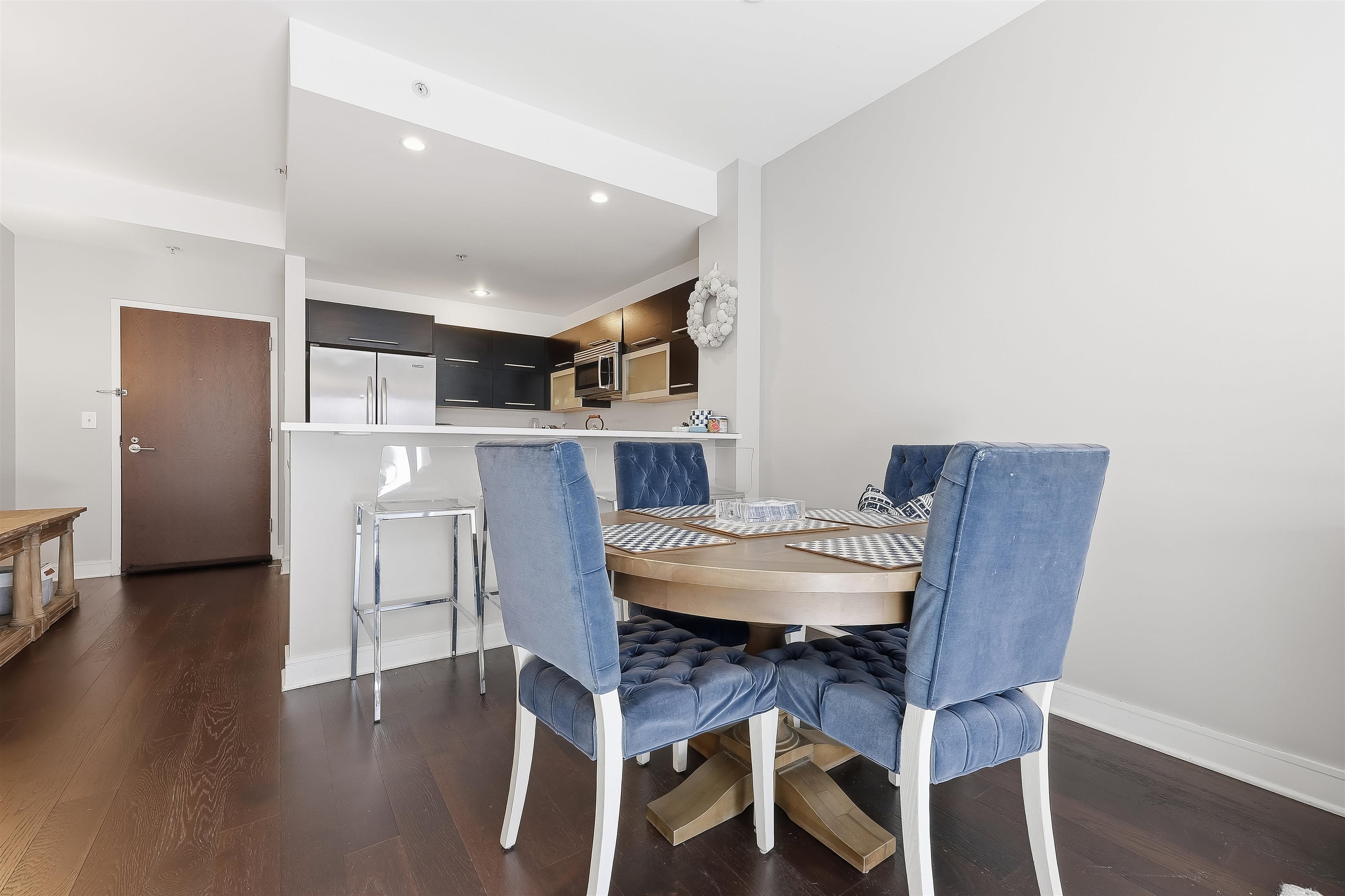 1450 WASHINGTON ST Unit: 215