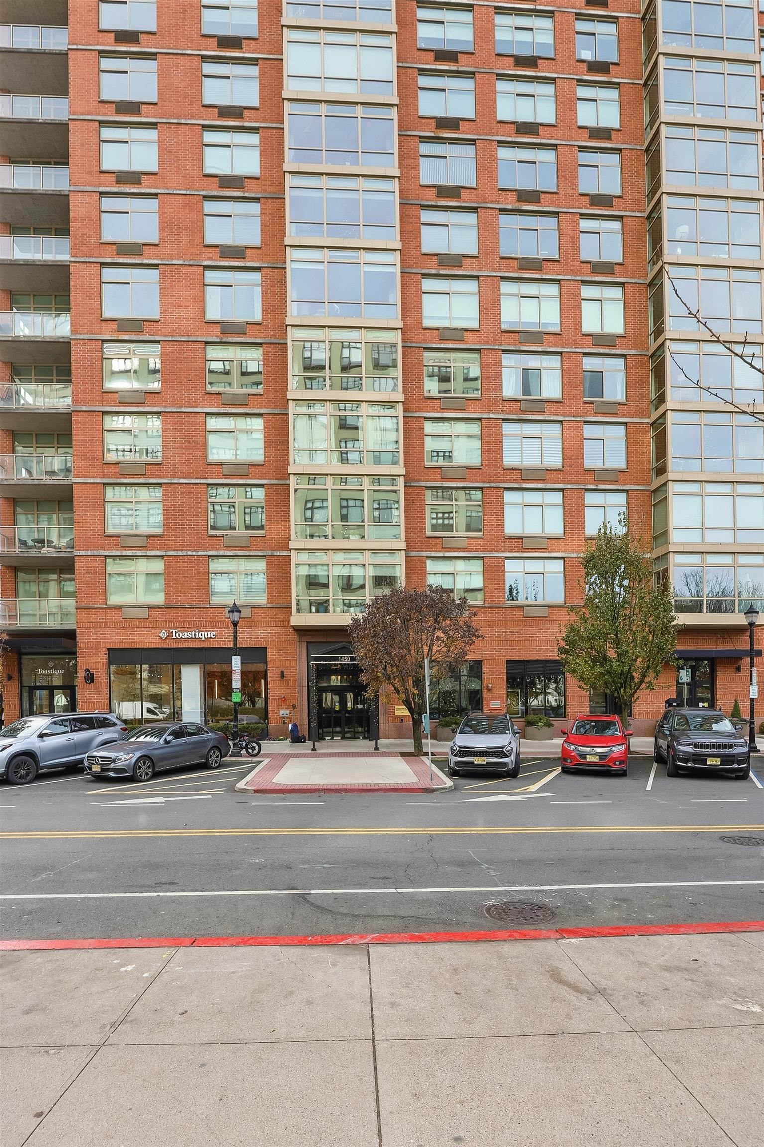 1450 WASHINGTON ST Unit: 215