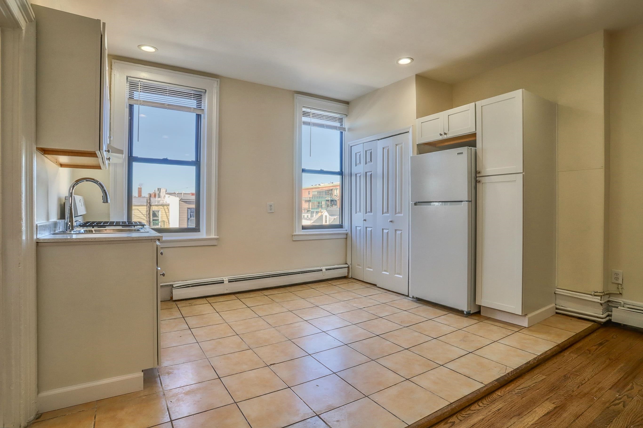 377 PALISADE AVE Unit: 3