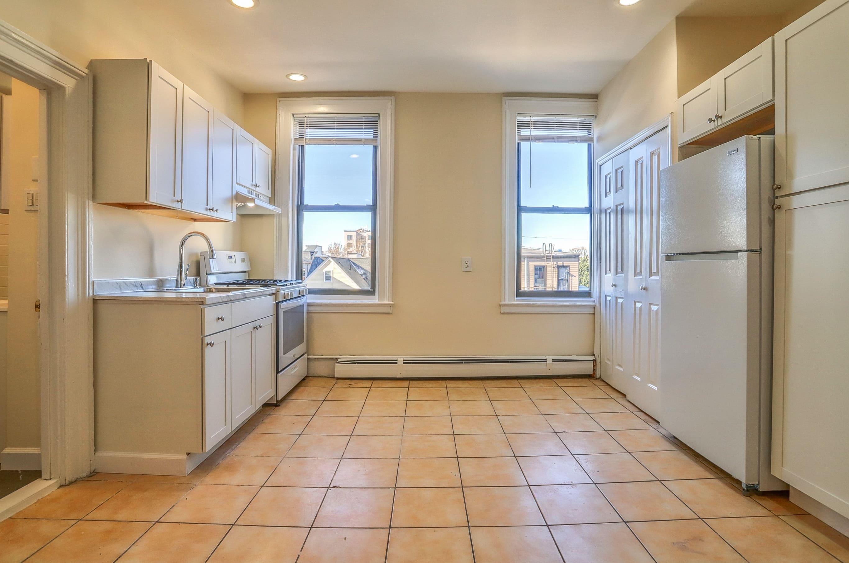 377 PALISADE AVE Unit: 3